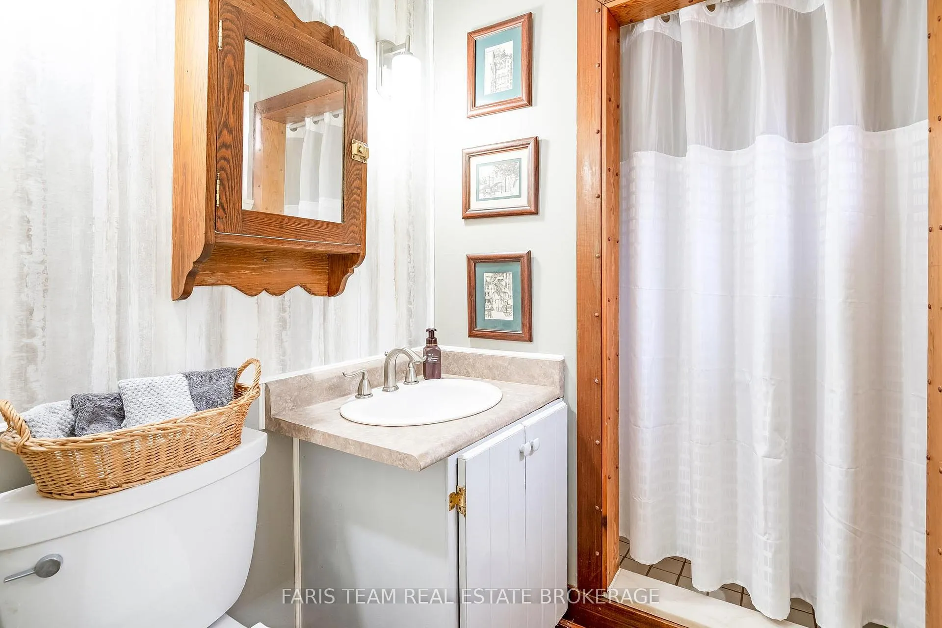 Photo 20 of 28 Bromley Crescent, Brampton, Avondale — HOMEH