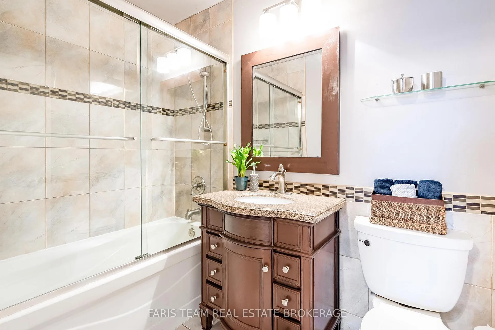 Photo 23 of 28 Bromley Crescent, Brampton, Avondale — HOMEH