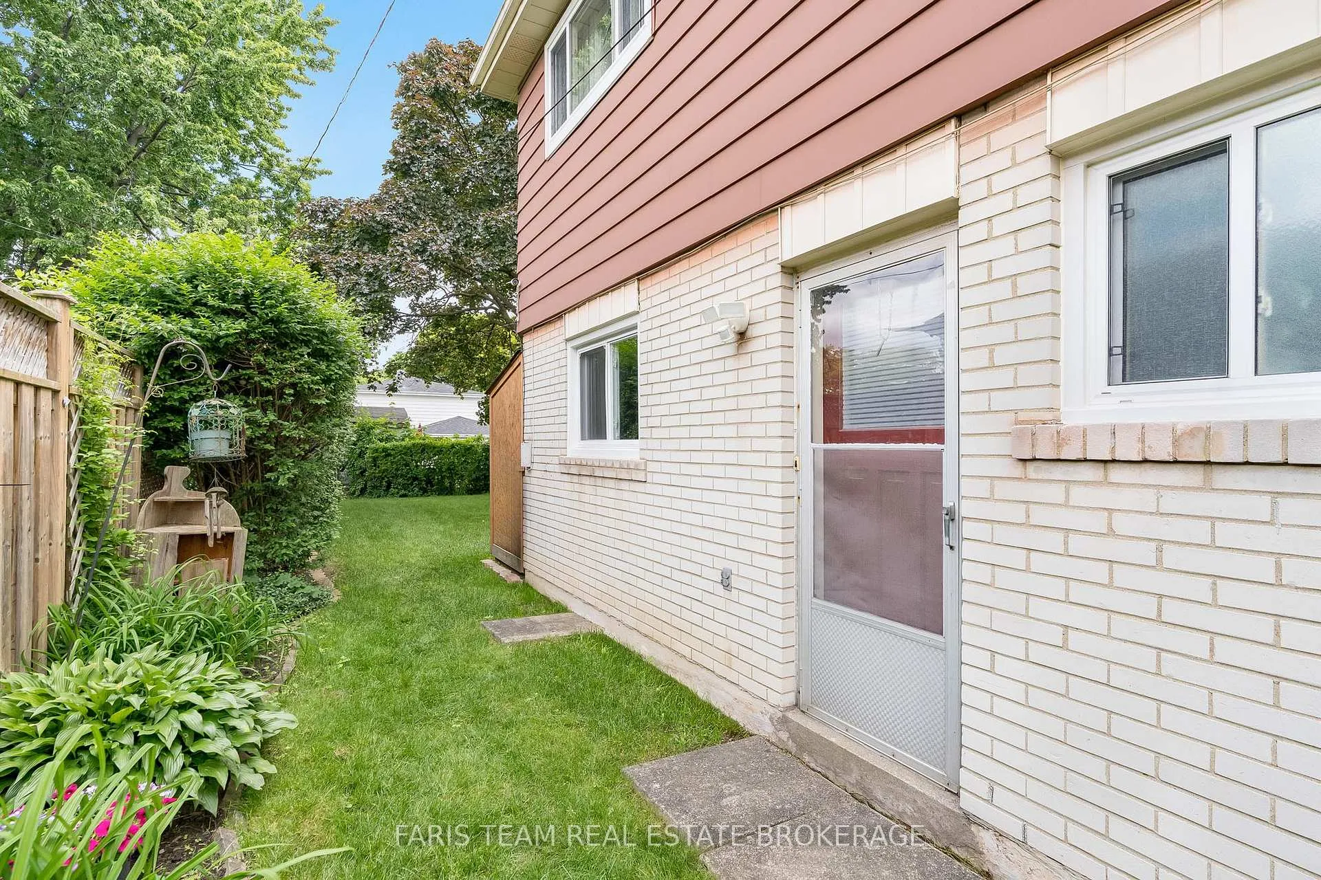 Photo 28 of 28 Bromley Crescent, Brampton, Avondale — HOMEH