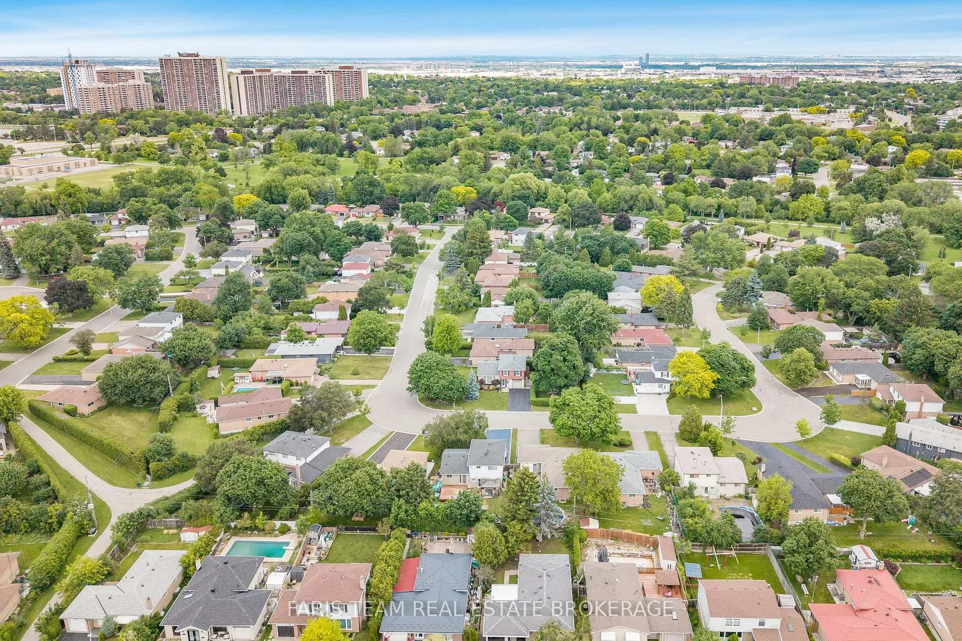 Photo 40 of 28 Bromley Crescent, Brampton, Avondale — HOMEH