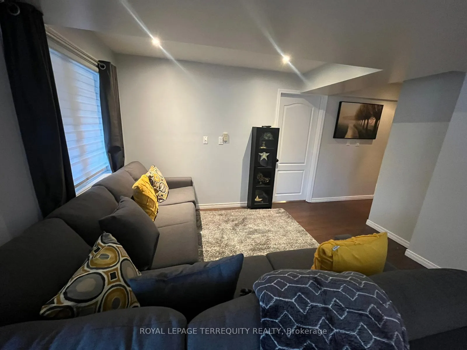 Photo 2 of 301 Via Romano Boulevard, Vaughan, Patterson — HOMEH