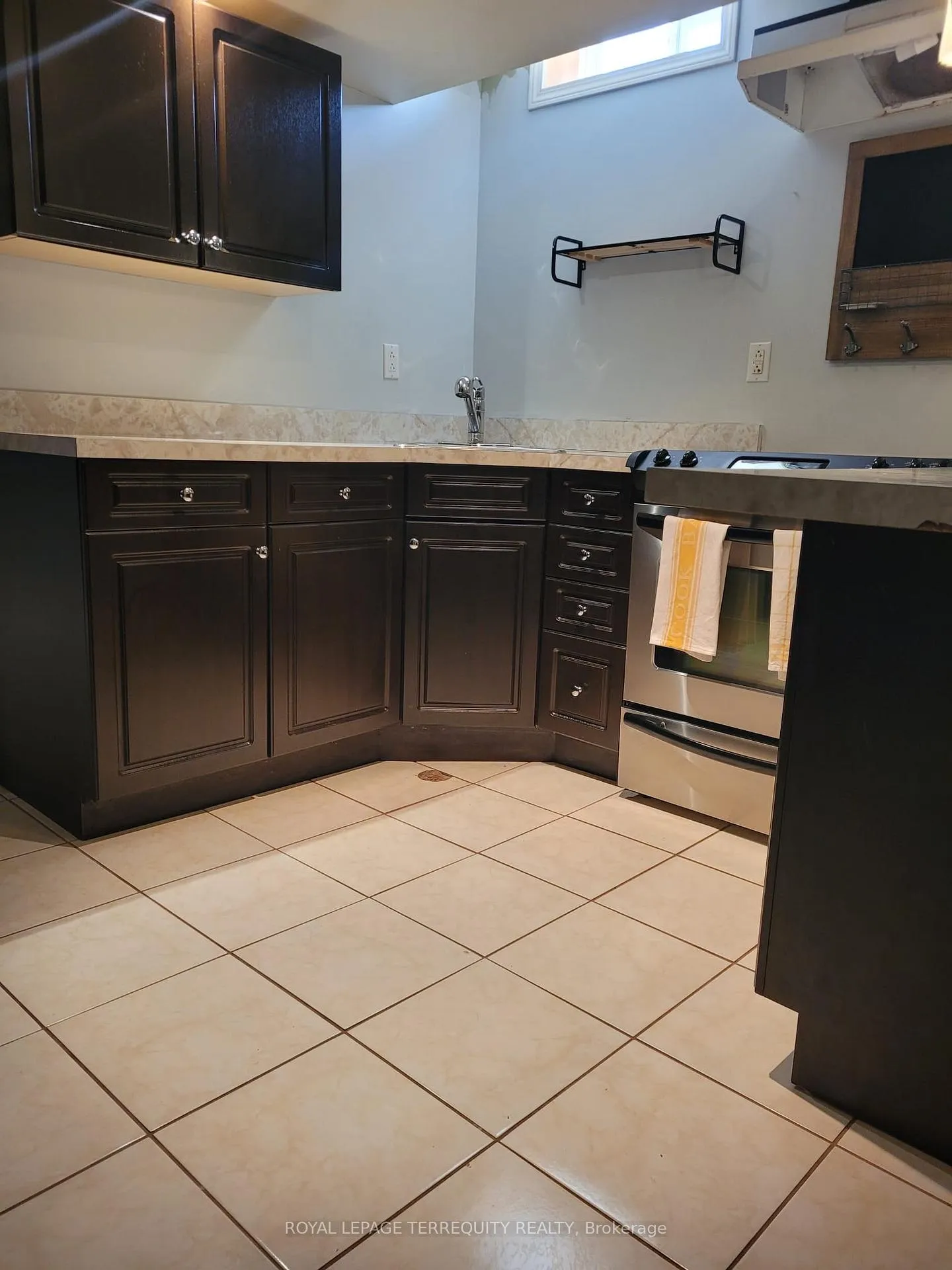 Photo 10 of 301 Via Romano Boulevard, Vaughan, Patterson — HOMEH