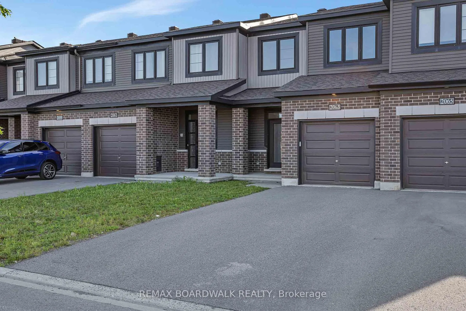 Photo 2 of 2063 Caltra Crescent, Ottawa, Barrhaven - Half Moon Bay — HOMEH