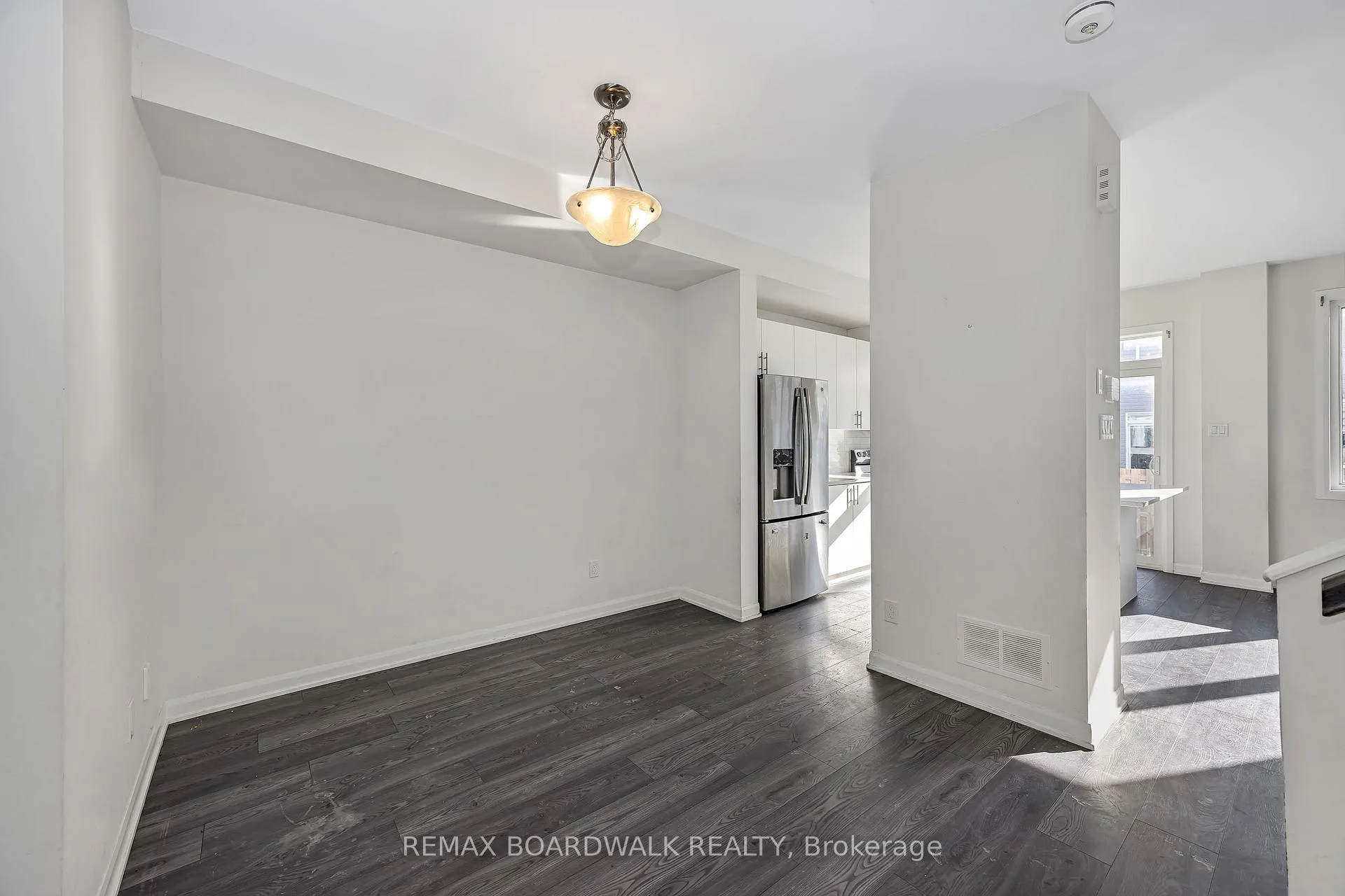 Photo 7 of 2063 Caltra Crescent, Ottawa, Barrhaven - Half Moon Bay — HOMEH