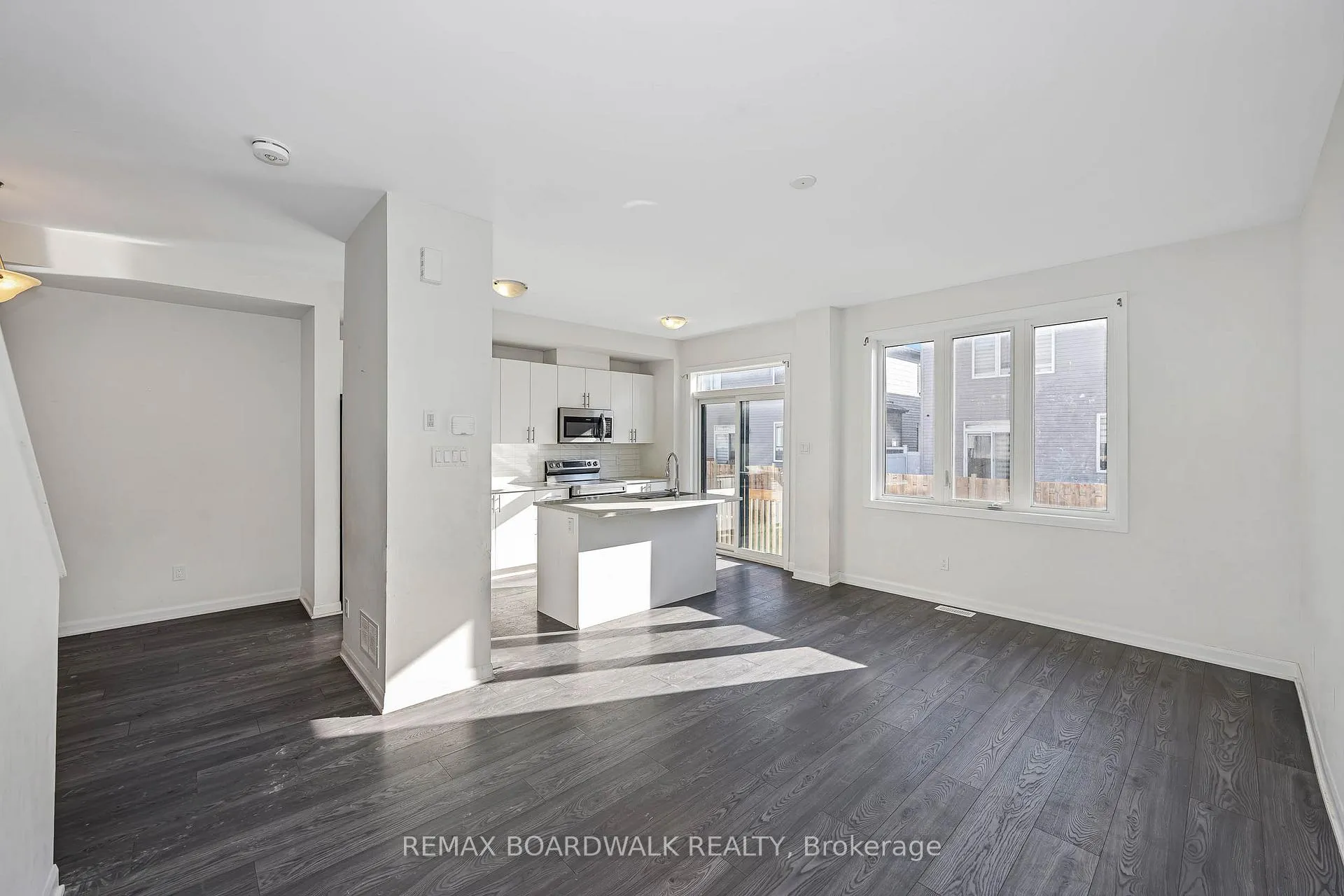 Photo 11 of 2063 Caltra Crescent, Ottawa, Barrhaven - Half Moon Bay — HOMEH