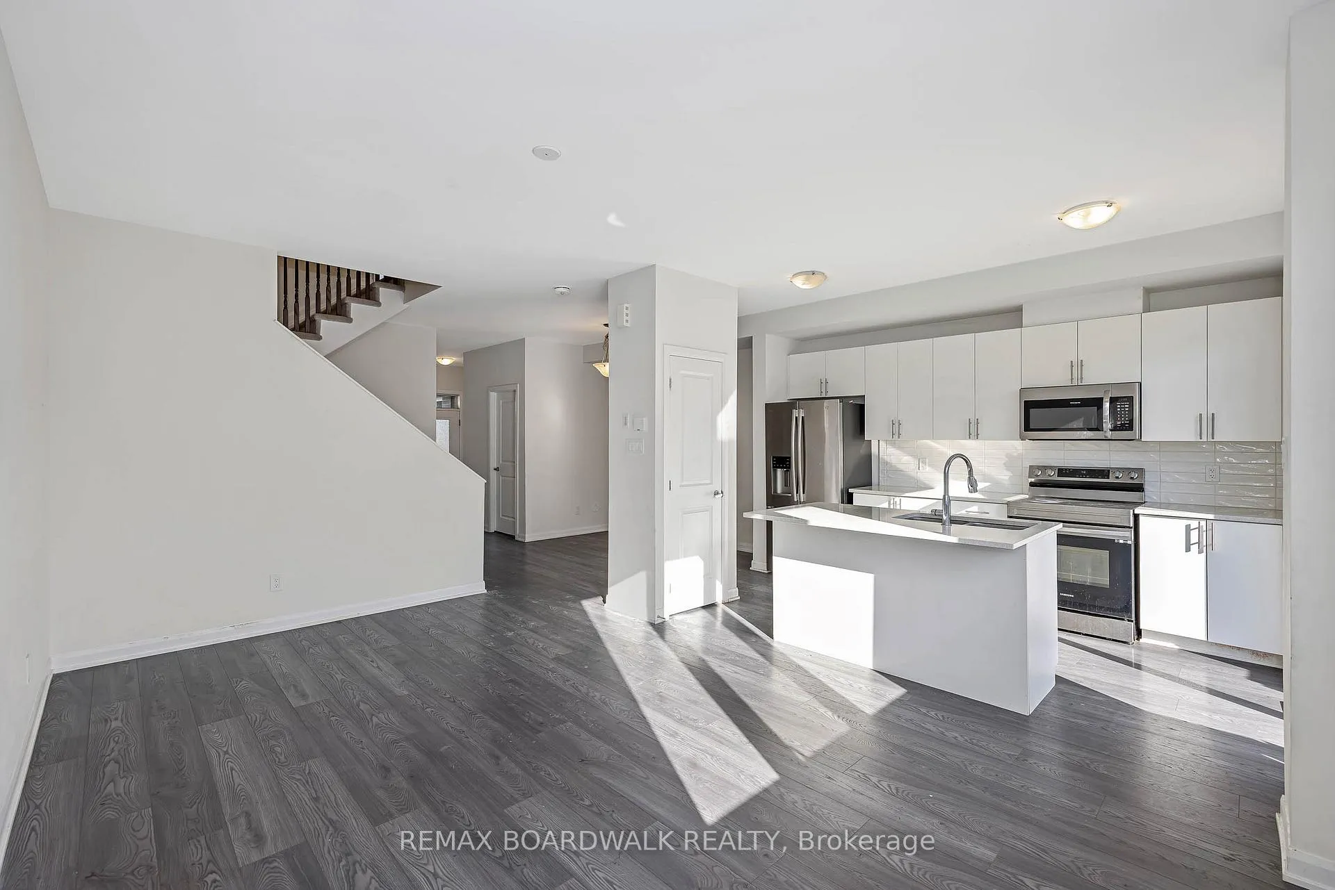 Photo 12 of 2063 Caltra Crescent, Ottawa, Barrhaven - Half Moon Bay — HOMEH