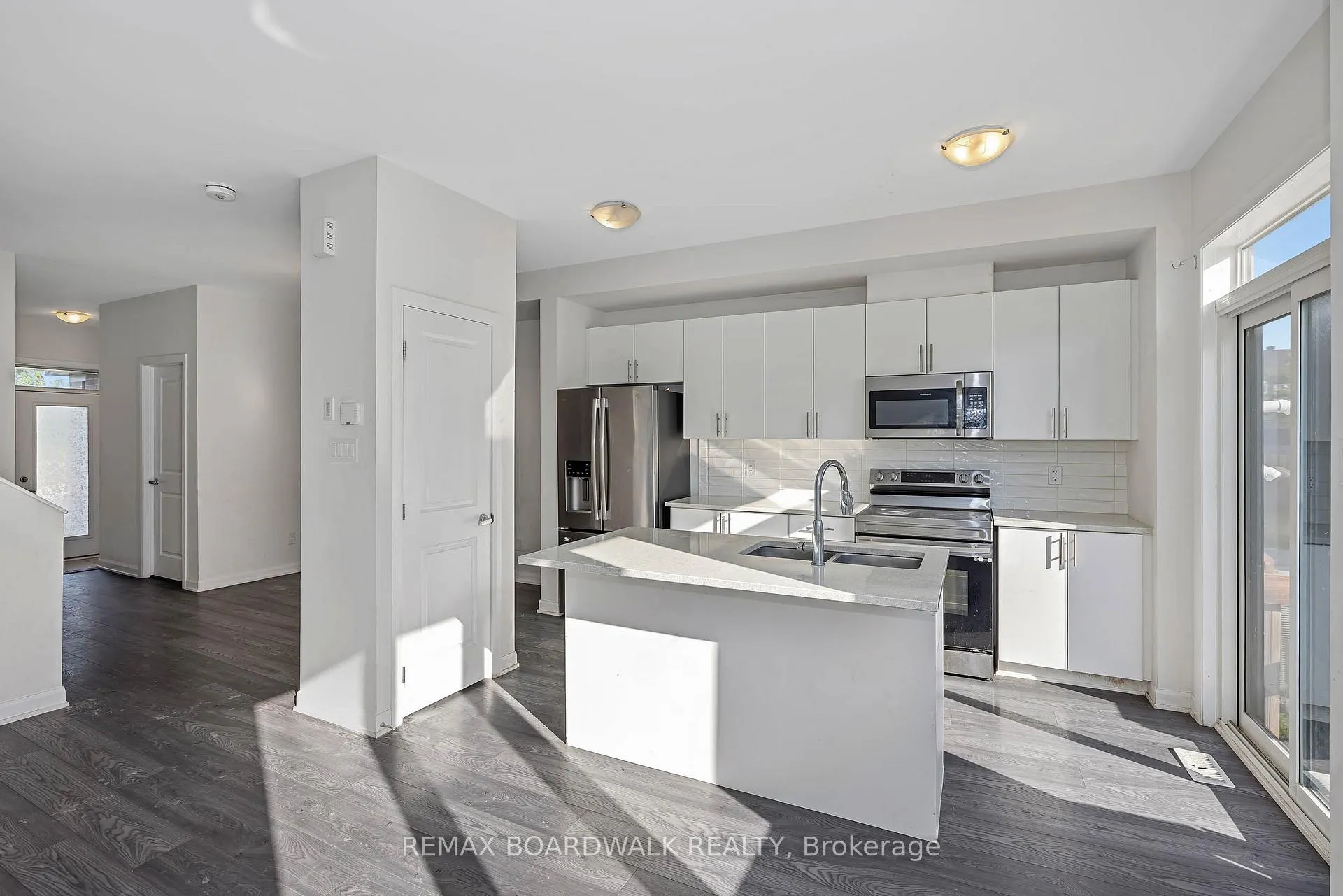 Photo 13 of 2063 Caltra Crescent, Ottawa, Barrhaven - Half Moon Bay — HOMEH