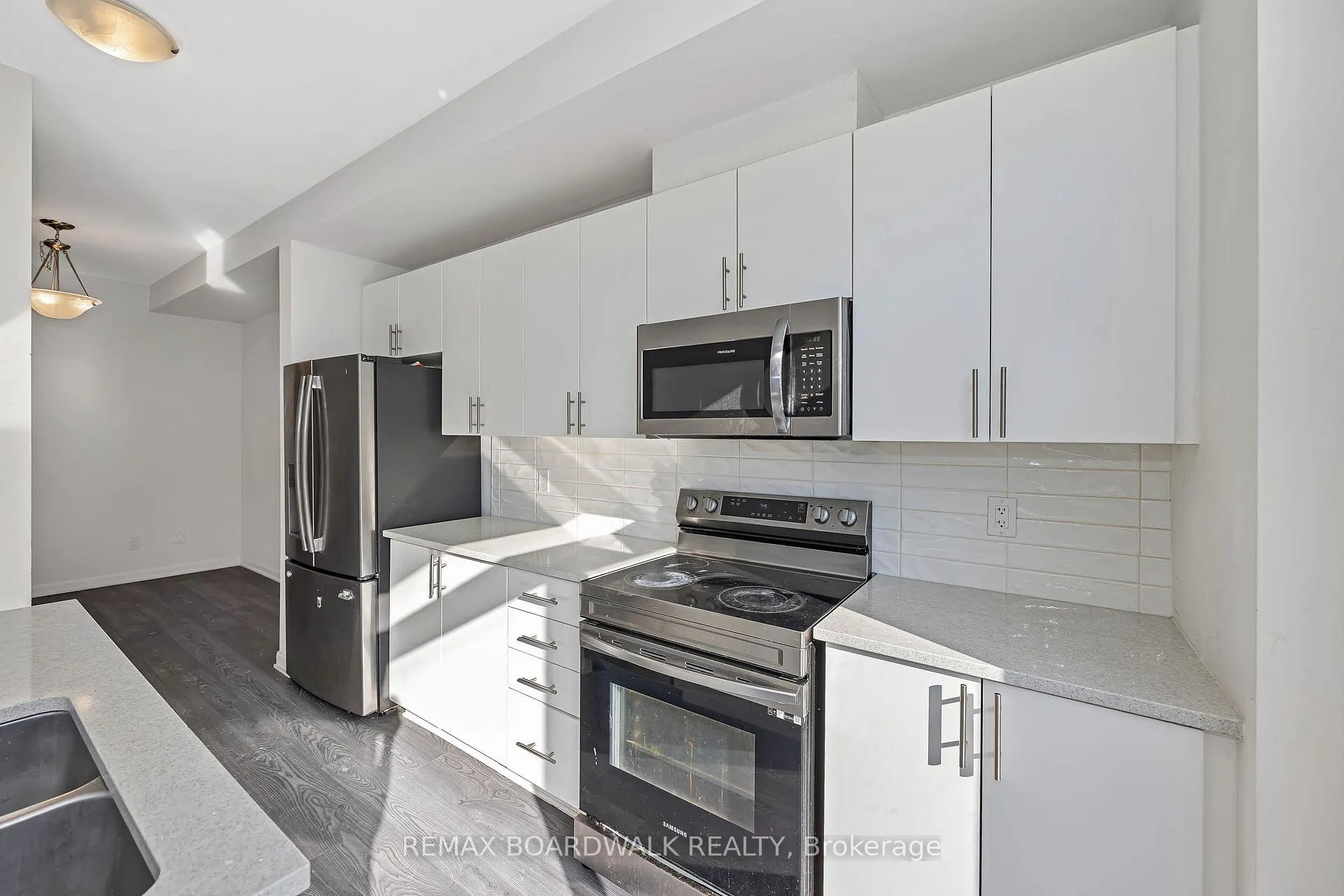 Photo 14 of 2063 Caltra Crescent, Ottawa, Barrhaven - Half Moon Bay — HOMEH
