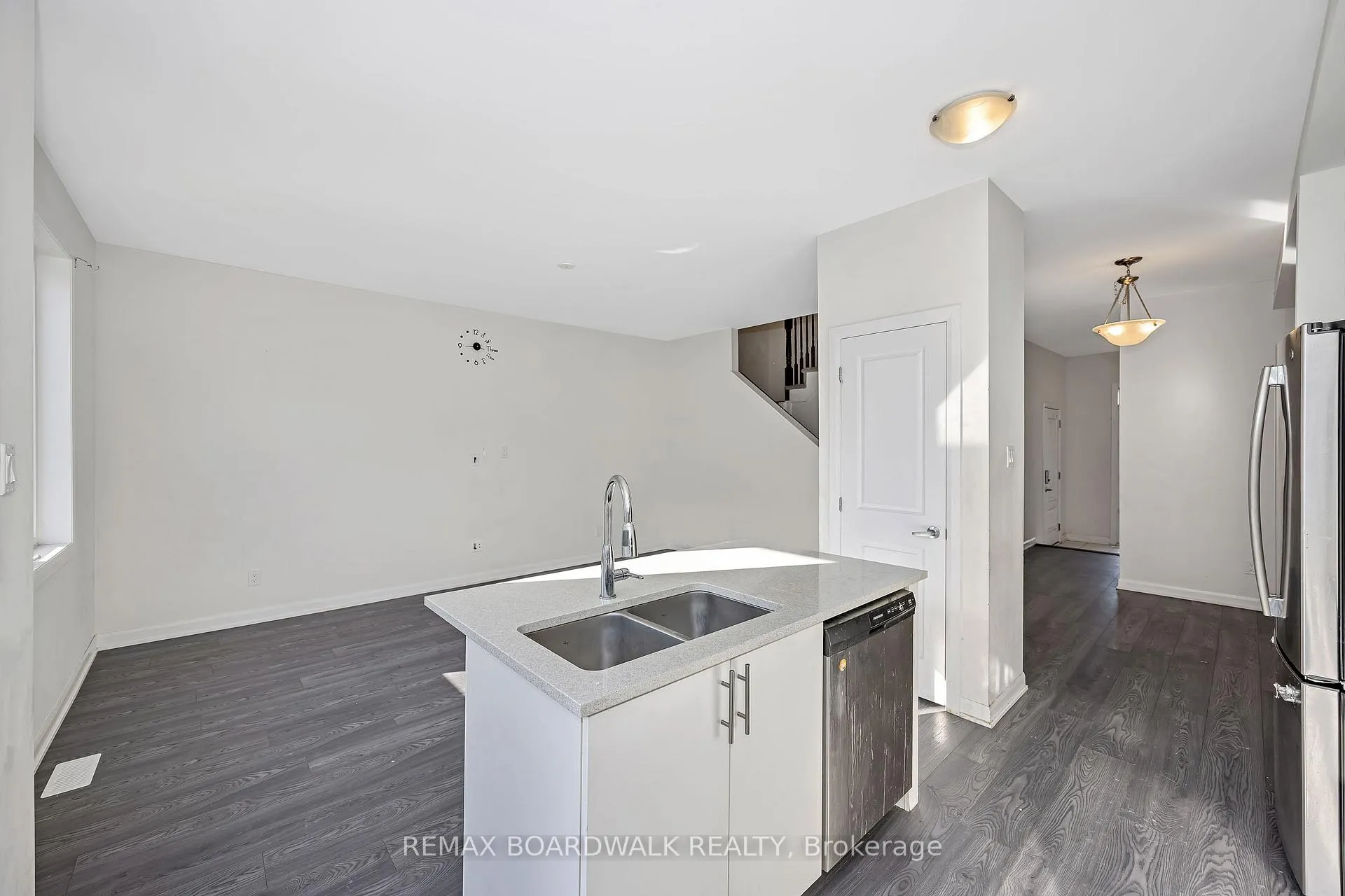 Photo 15 of 2063 Caltra Crescent, Ottawa, Barrhaven - Half Moon Bay — HOMEH