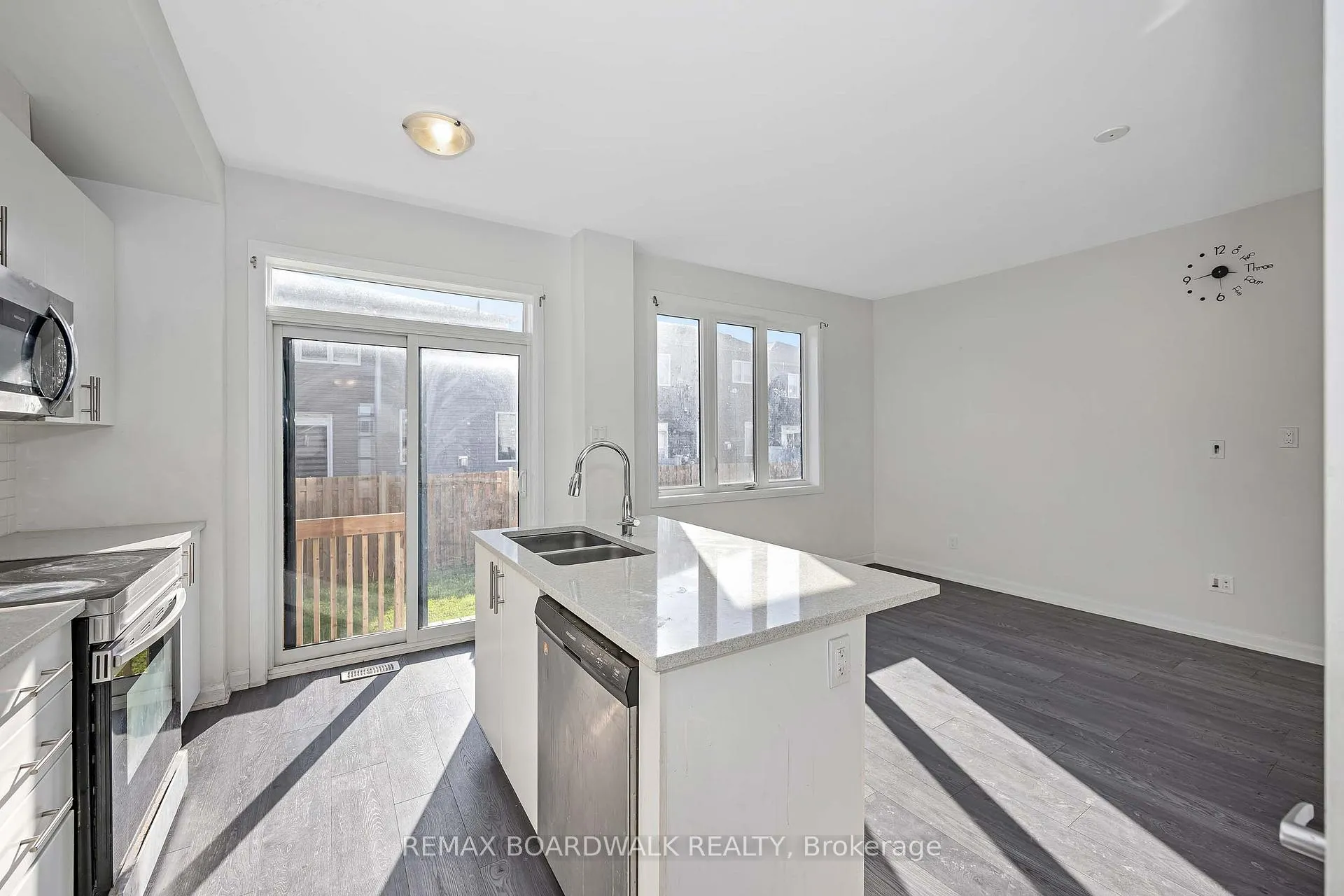 Photo 16 of 2063 Caltra Crescent, Ottawa, Barrhaven - Half Moon Bay — HOMEH