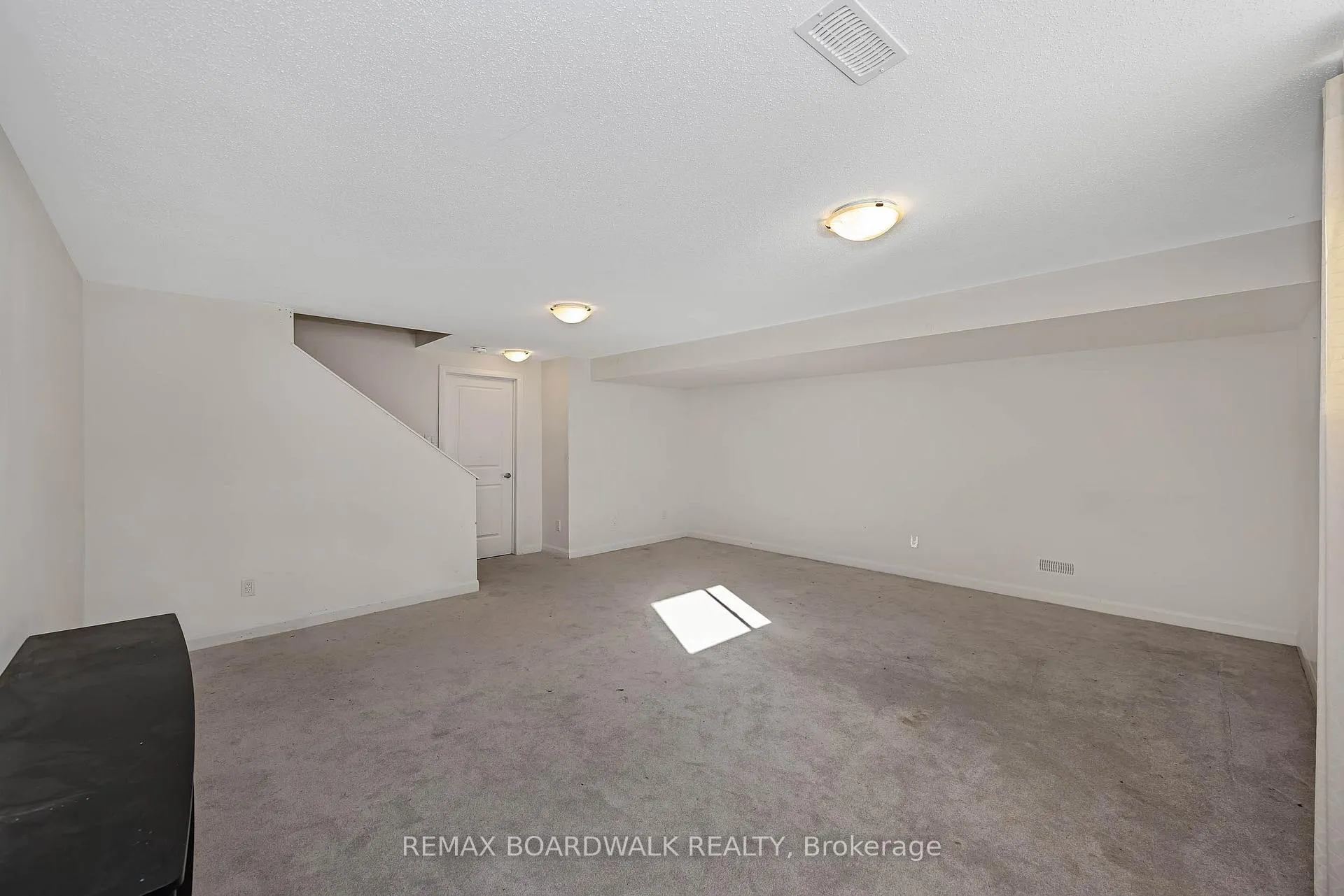 Photo 34 of 2063 Caltra Crescent, Ottawa, Barrhaven - Half Moon Bay — HOMEH
