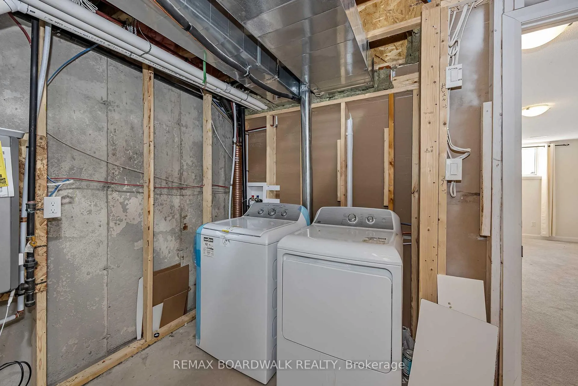 Photo 35 of 2063 Caltra Crescent, Ottawa, Barrhaven - Half Moon Bay — HOMEH