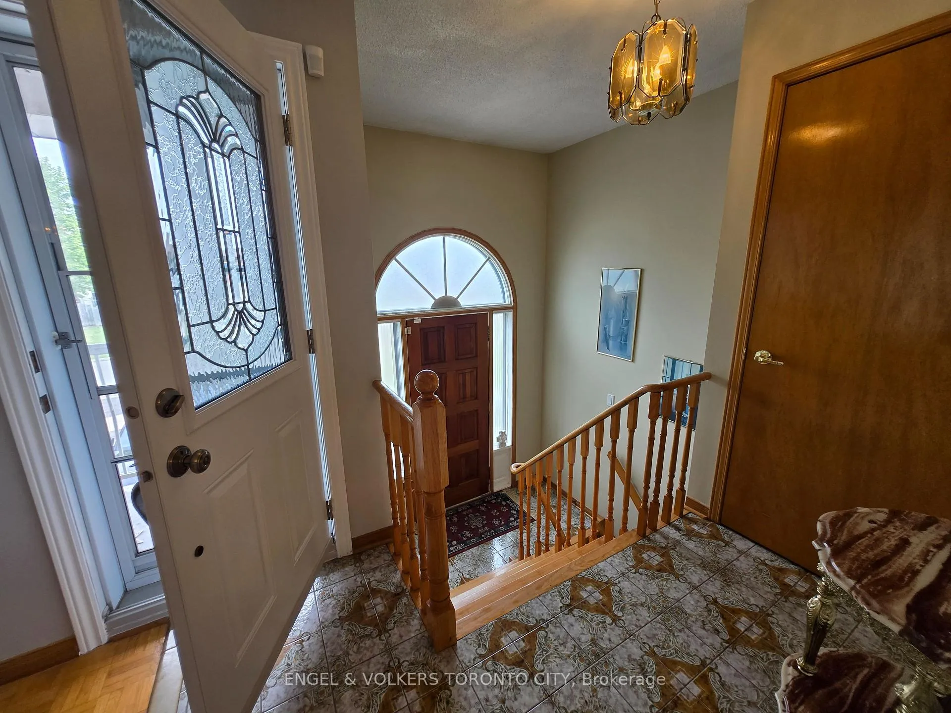 Photo 2 of Unit Main, 59 Sawmill Road, North York, Glenfield-Jane Heights — HOMEH