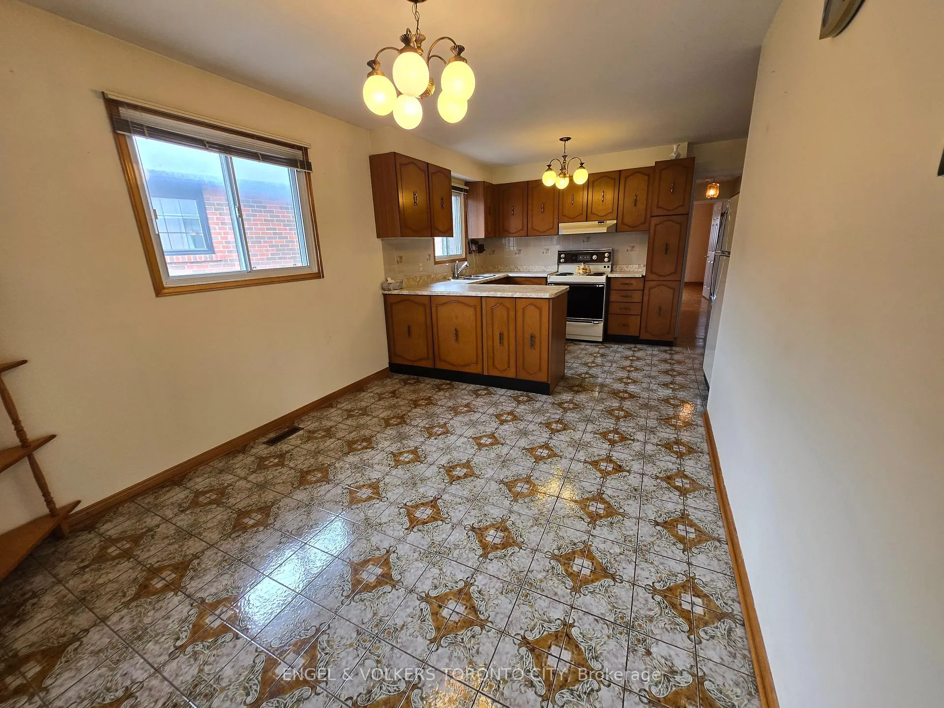 Photo 4 of Unit Main, 59 Sawmill Road, North York, Glenfield-Jane Heights — HOMEH