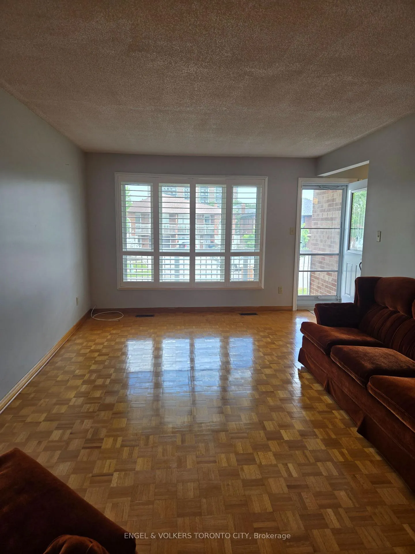 Photo 7 of Unit Main, 59 Sawmill Road, North York, Glenfield-Jane Heights — HOMEH
