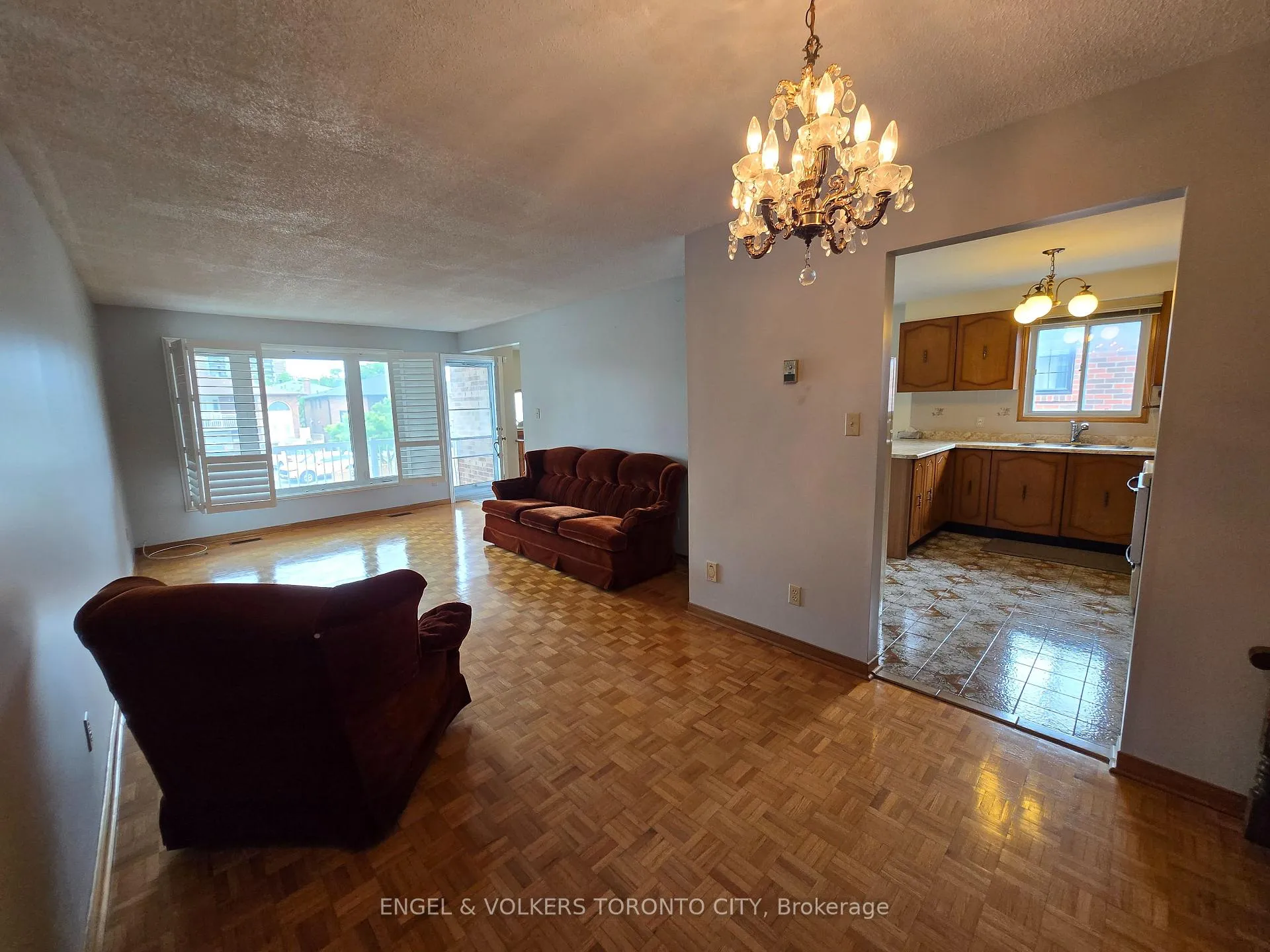 Photo 8 of Unit Main, 59 Sawmill Road, North York, Glenfield-Jane Heights — HOMEH