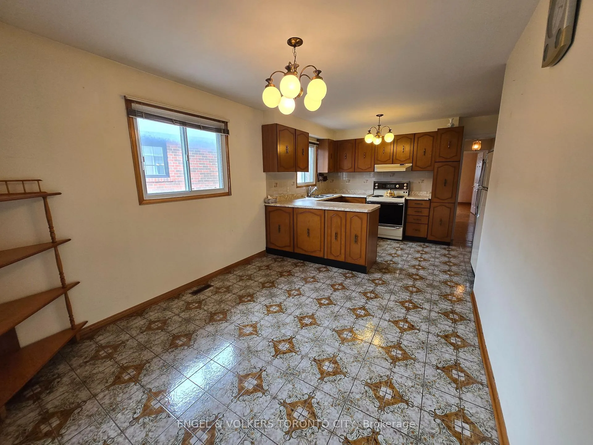 Photo 10 of Unit Main, 59 Sawmill Road, North York, Glenfield-Jane Heights — HOMEH