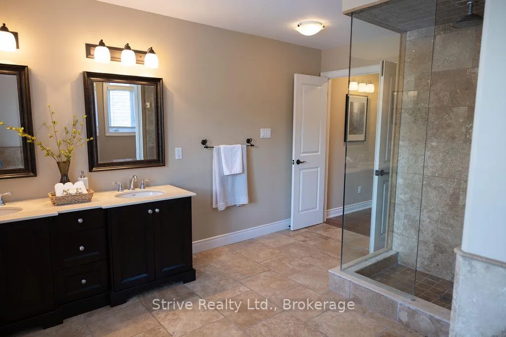 Photo 29 of 77 Mclellan Court, Clarington, Courtice — HOMEH