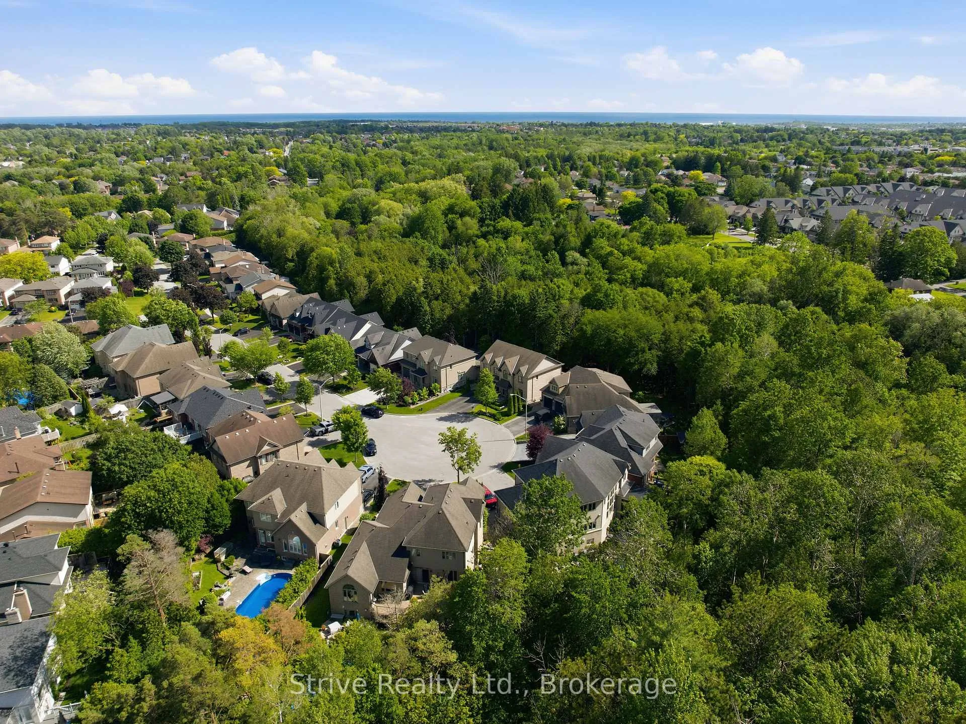 Photo 43 of 77 Mclellan Court, Clarington, Courtice — HOMEH