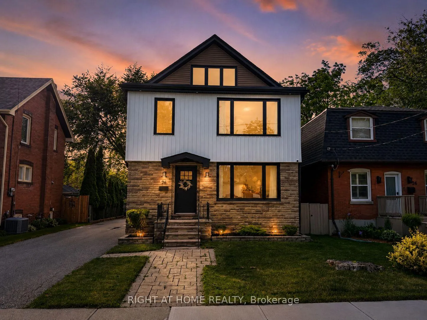 Photo 1 of 26 Craig Street, Brampton, Downtown Brampton — HOMEH