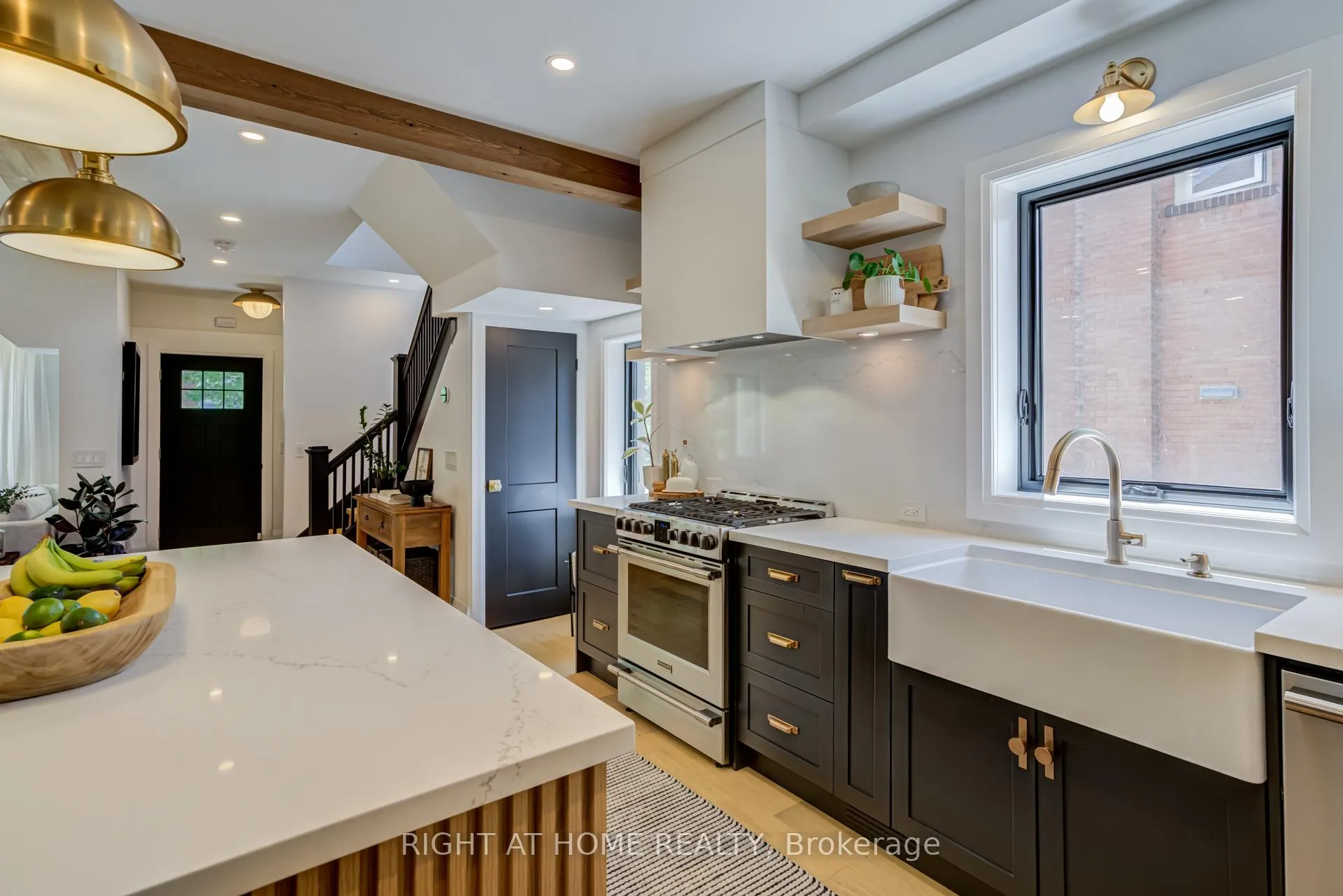 Photo 10 of 26 Craig Street, Brampton, Downtown Brampton — HOMEH