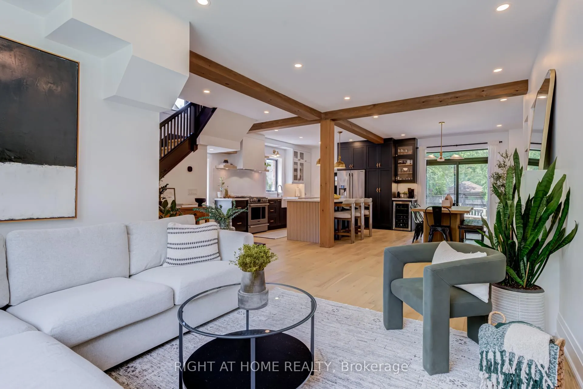 Photo 15 of 26 Craig Street, Brampton, Downtown Brampton — HOMEH