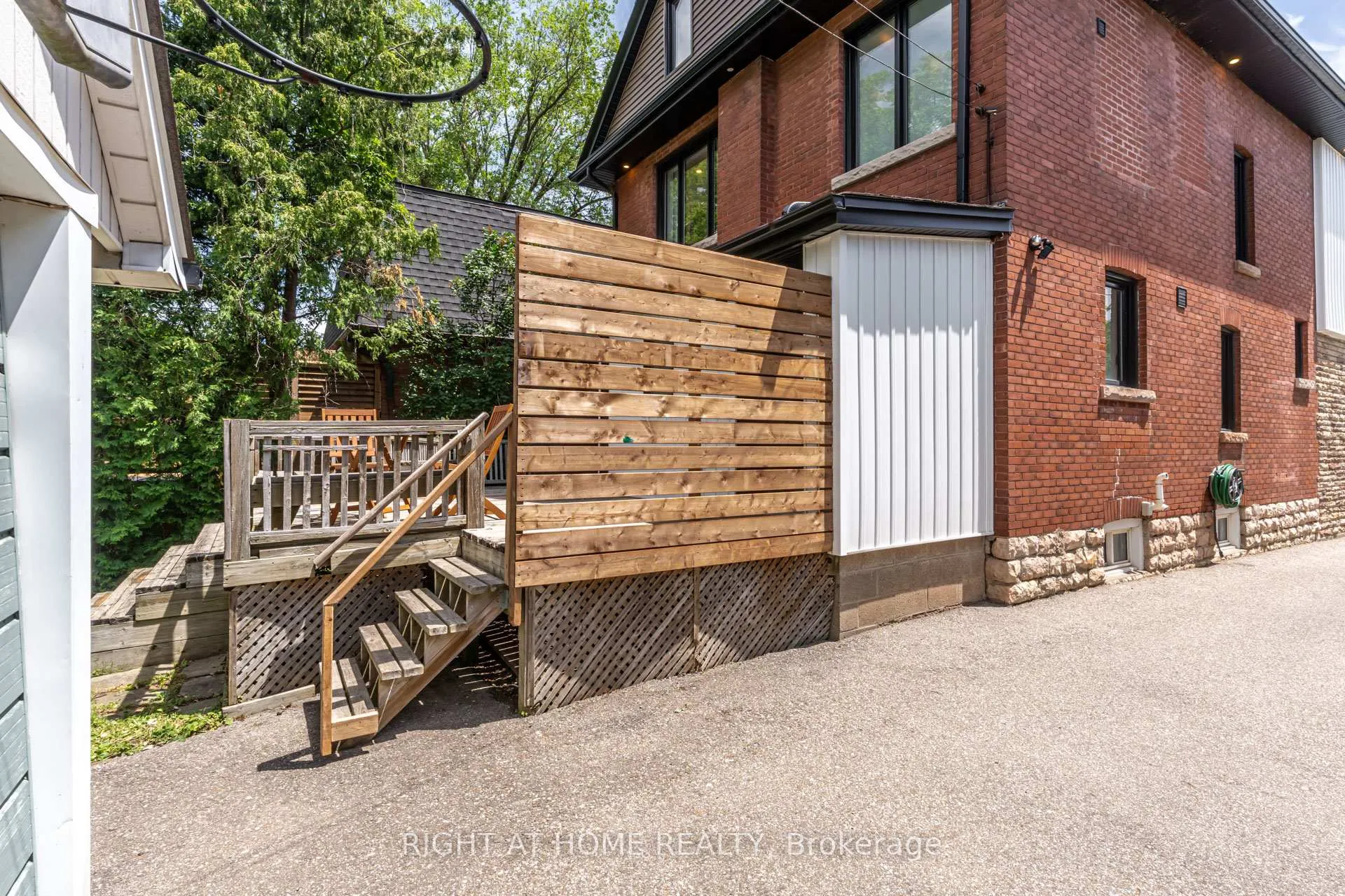 Photo 41 of 26 Craig Street, Brampton, Downtown Brampton — HOMEH