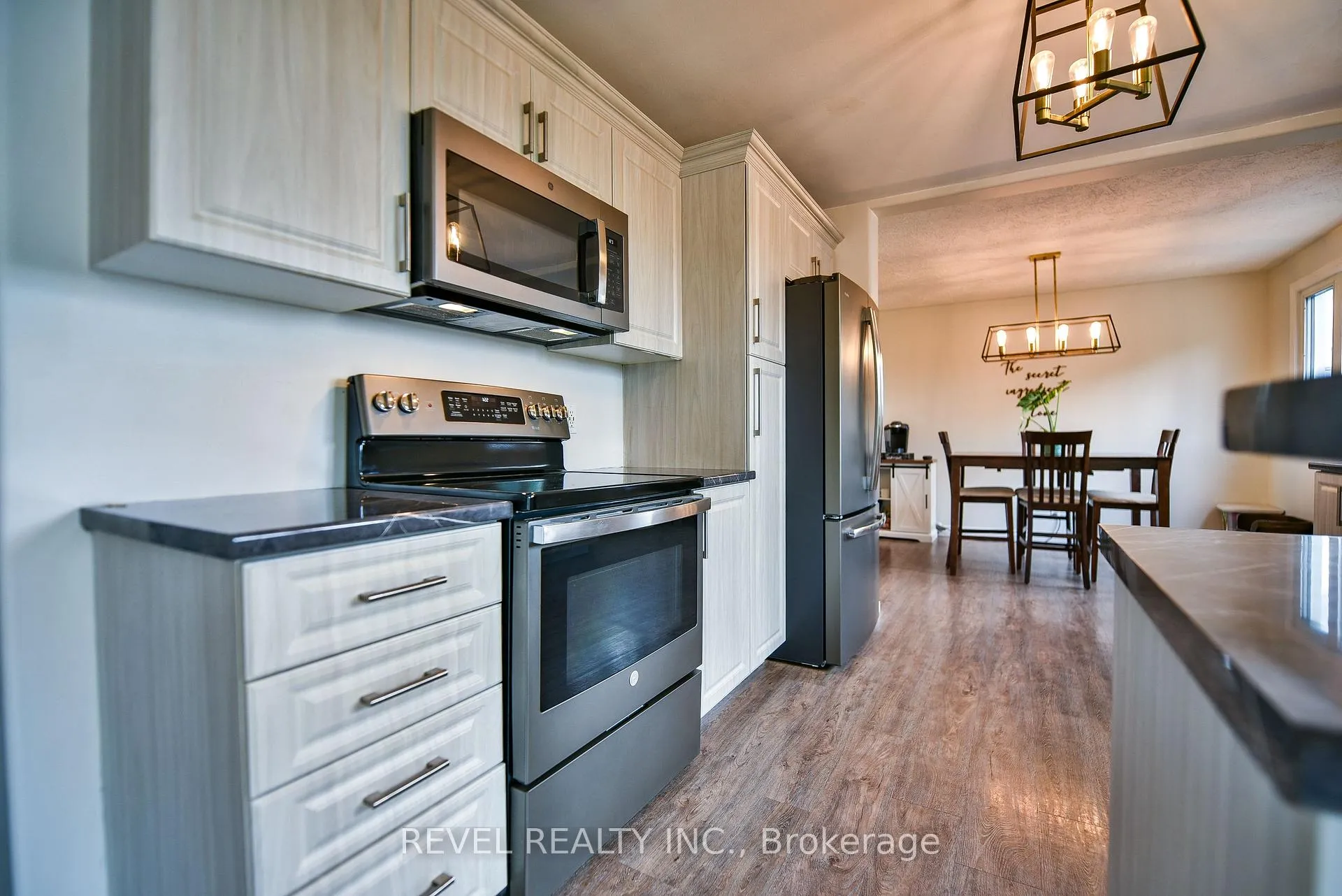 Photo 13 of 376 Morandin Avenue, Timmins, TNW - Riverpark — HOMEH