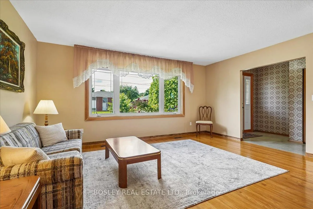 Photo 7 of 809 Hillcrest Road, Pickering, West Shore — HOMEH