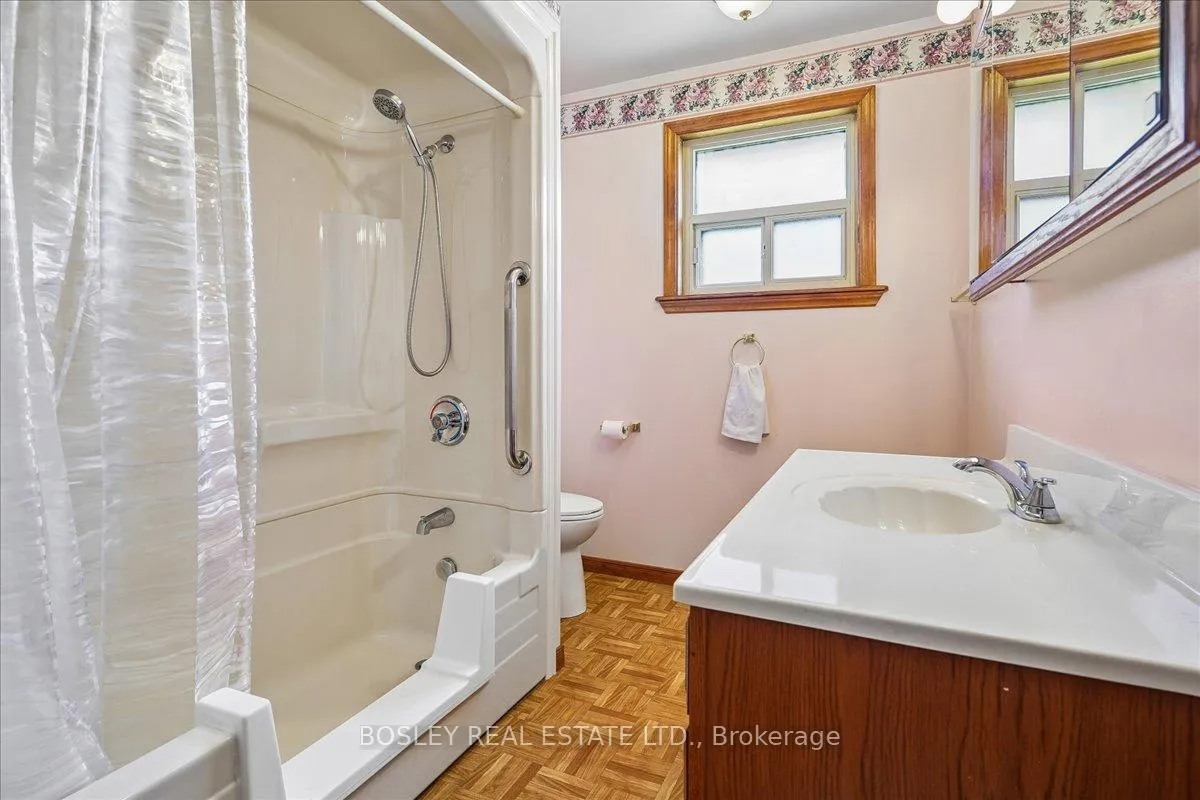 Photo 18 of 809 Hillcrest Road, Pickering, West Shore — HOMEH