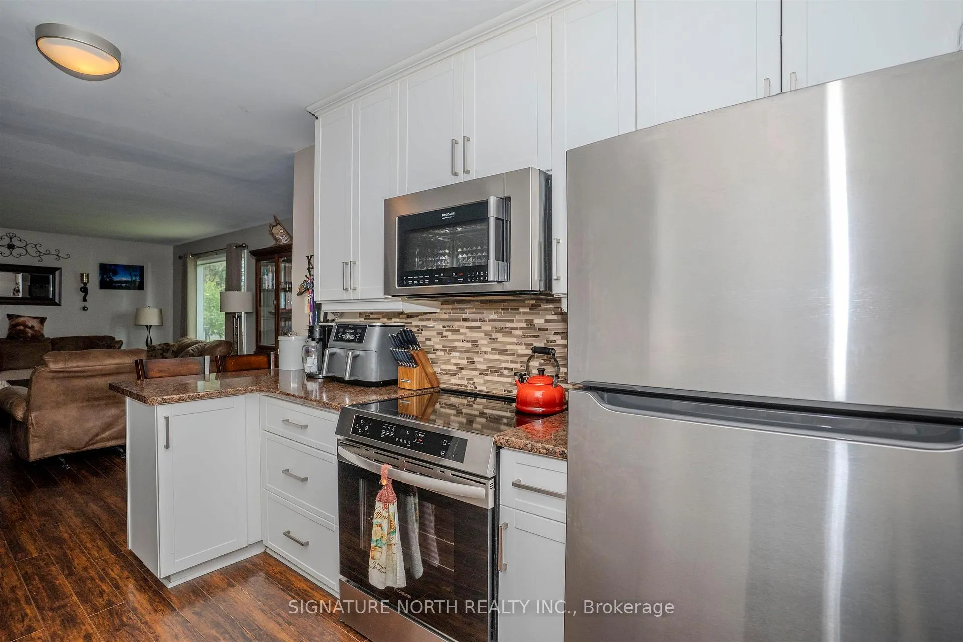 Photo 2 of 728 Linwood Crescent, Thunder Bay, Green Acres — HOMEH