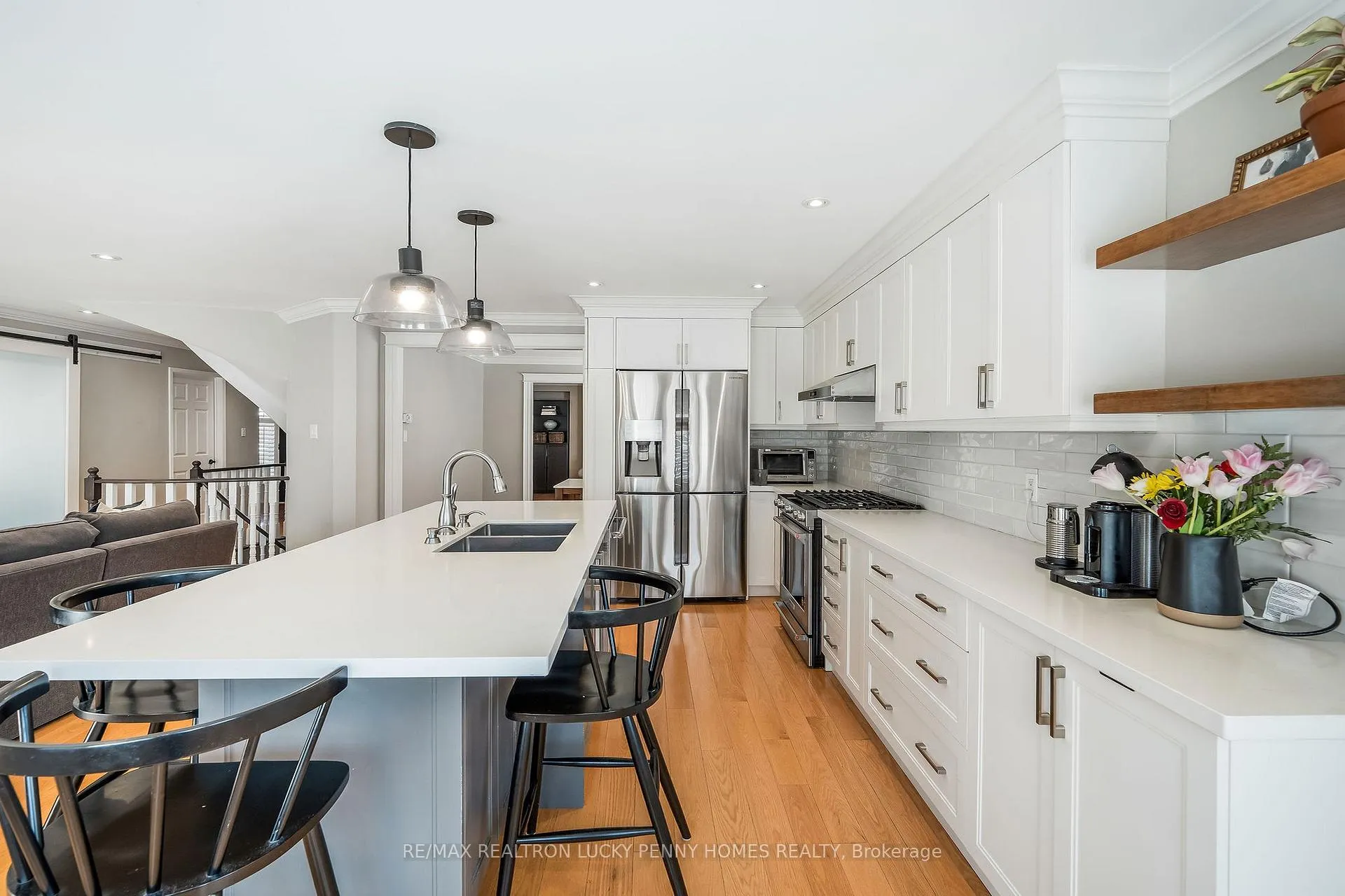 Photo 11 of 141 Tomlinson Circle, Markham, Buttonville — HOMEH