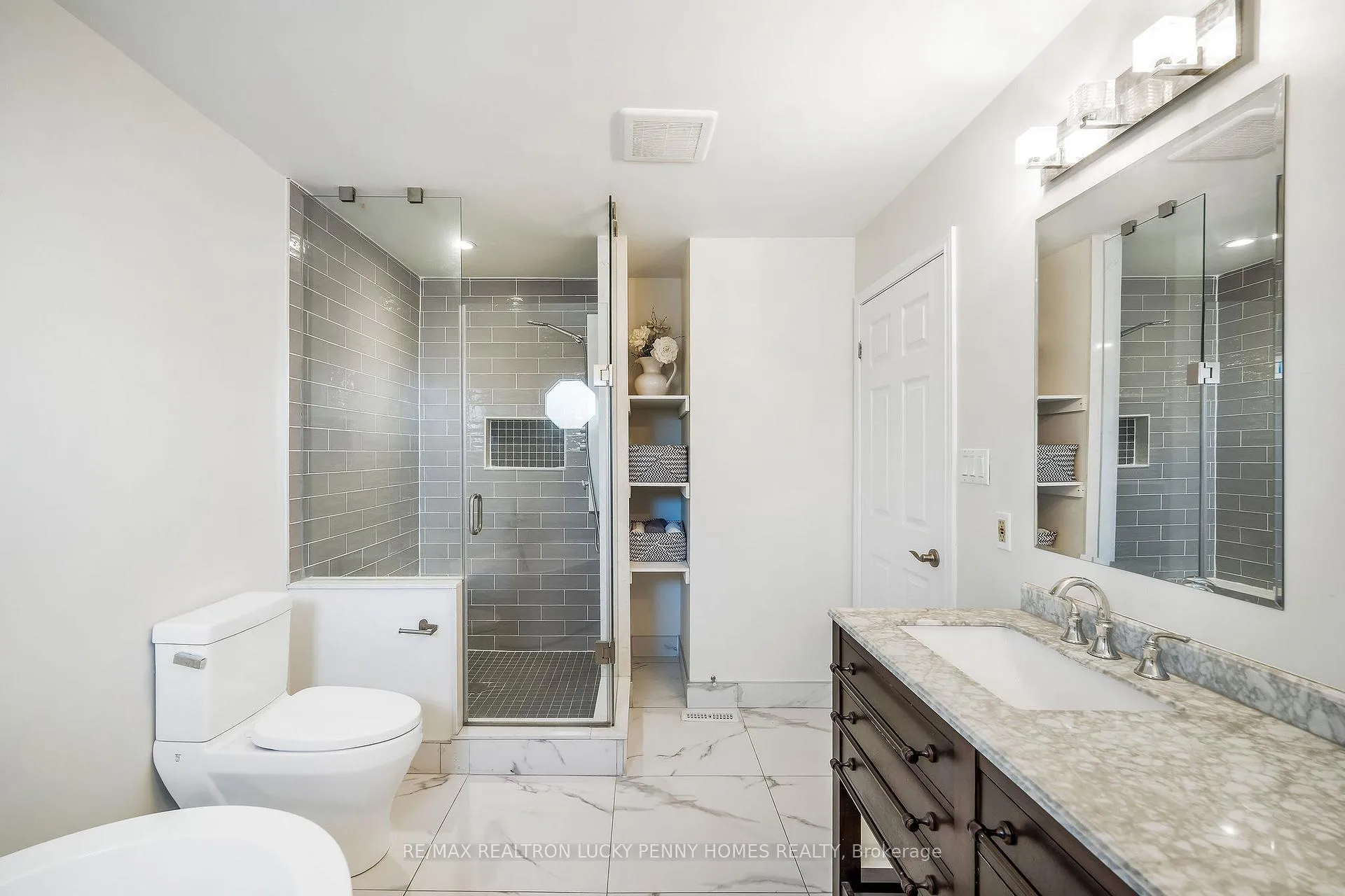 Photo 19 of 141 Tomlinson Circle, Markham, Buttonville — HOMEH