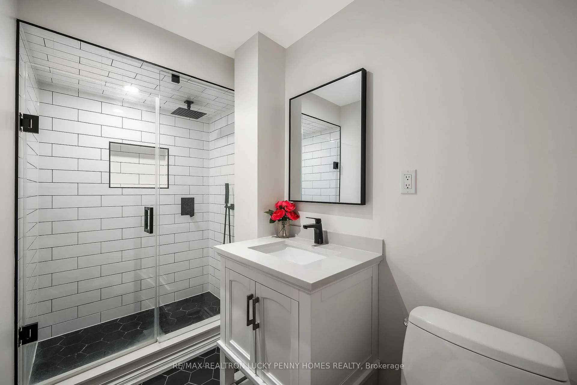 Photo 26 of 141 Tomlinson Circle, Markham, Buttonville — HOMEH