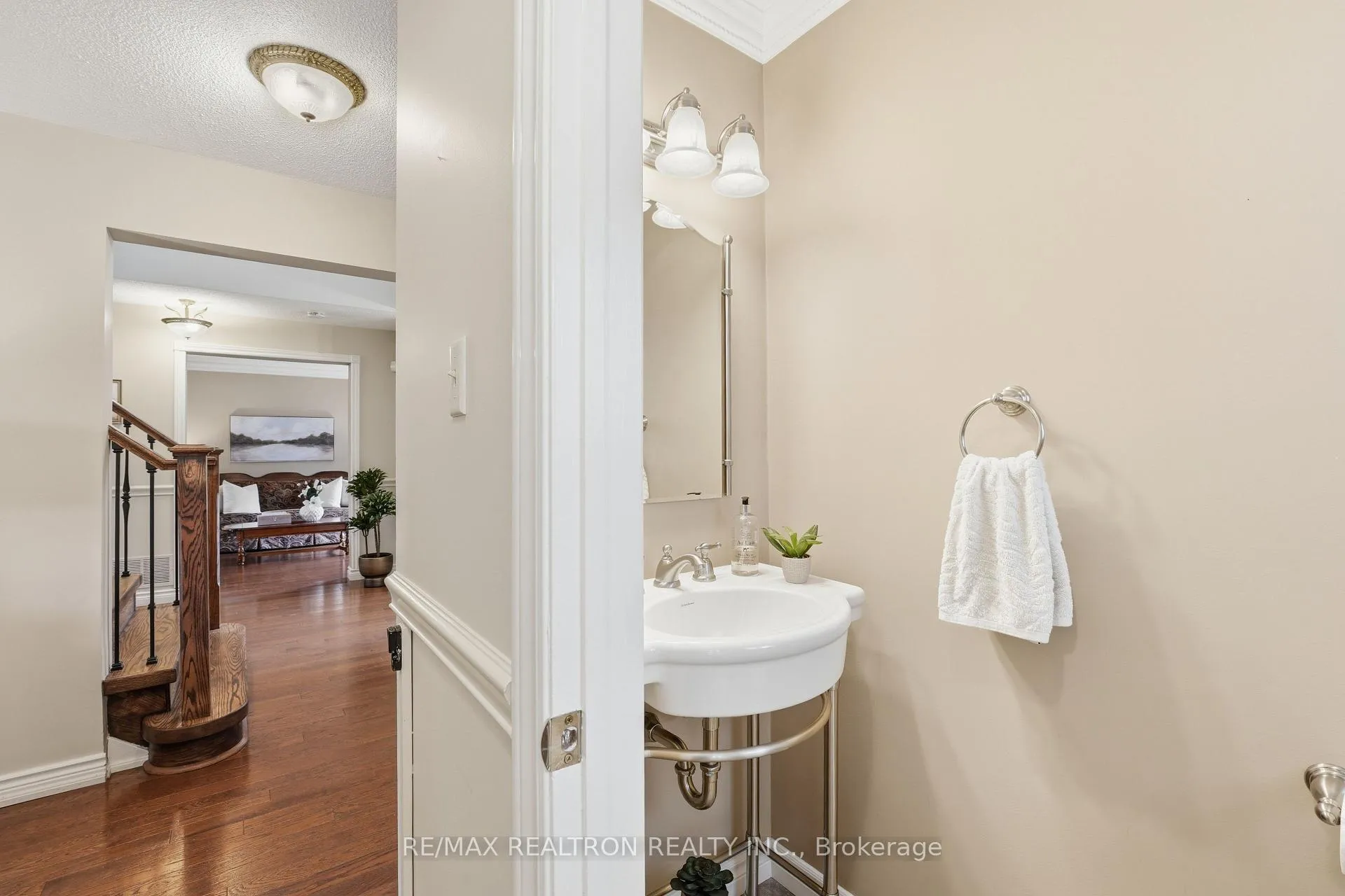 Photo 21 of 85 Stiver Drive, Newmarket, Bristol-London — HOMEH