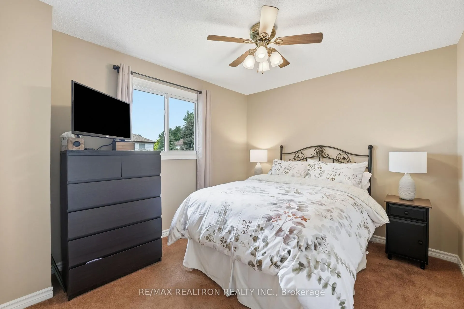 Photo 29 of 85 Stiver Drive, Newmarket, Bristol-London — HOMEH