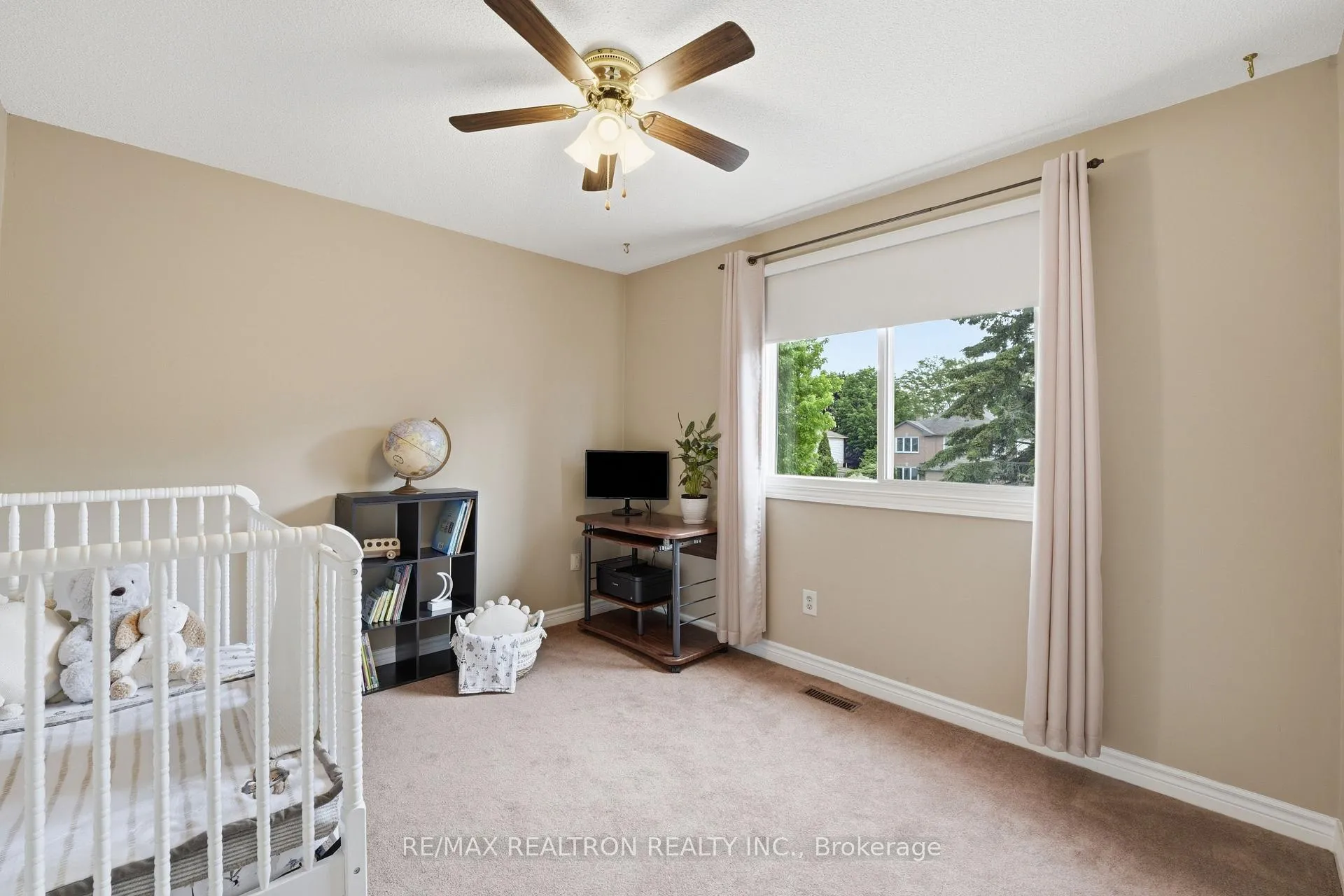 Photo 31 of 85 Stiver Drive, Newmarket, Bristol-London — HOMEH