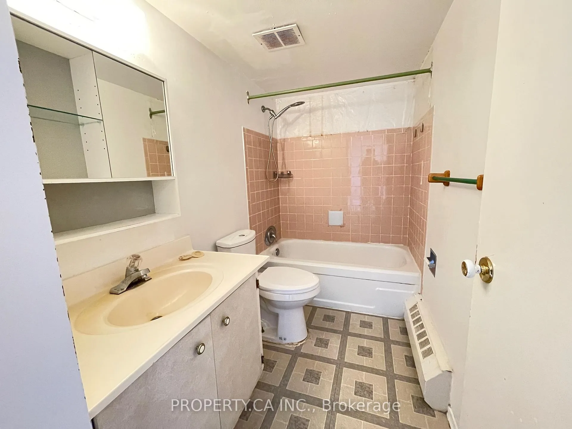 Photo 7 of Unit 1904, 2050 Bridletowne Circle, Scarborough, L'Amoreaux — HOMEH