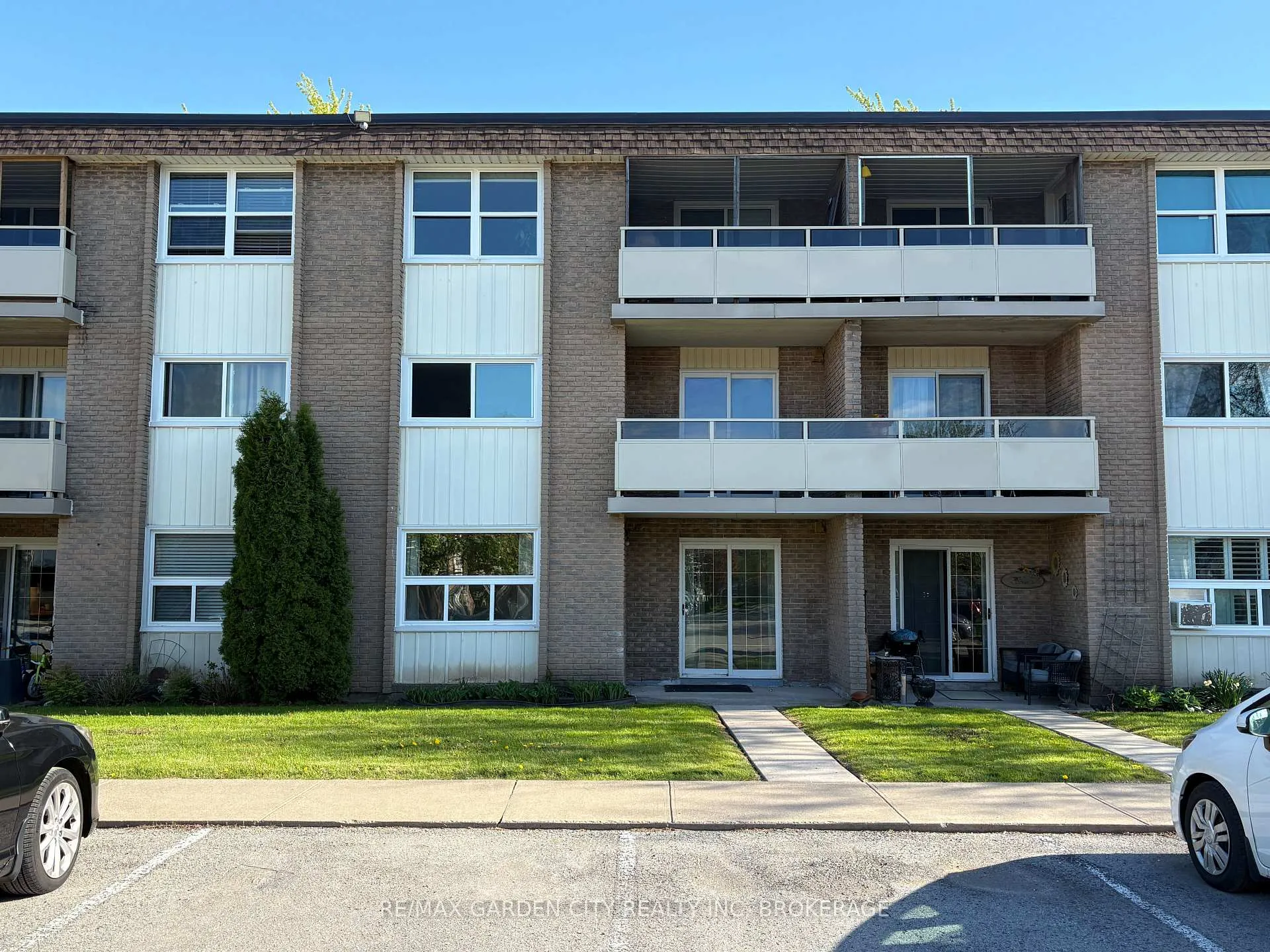 Photo 3 of Unit 311, 41 Rykert Street, St. Catharines, Western Hill — HOMEH