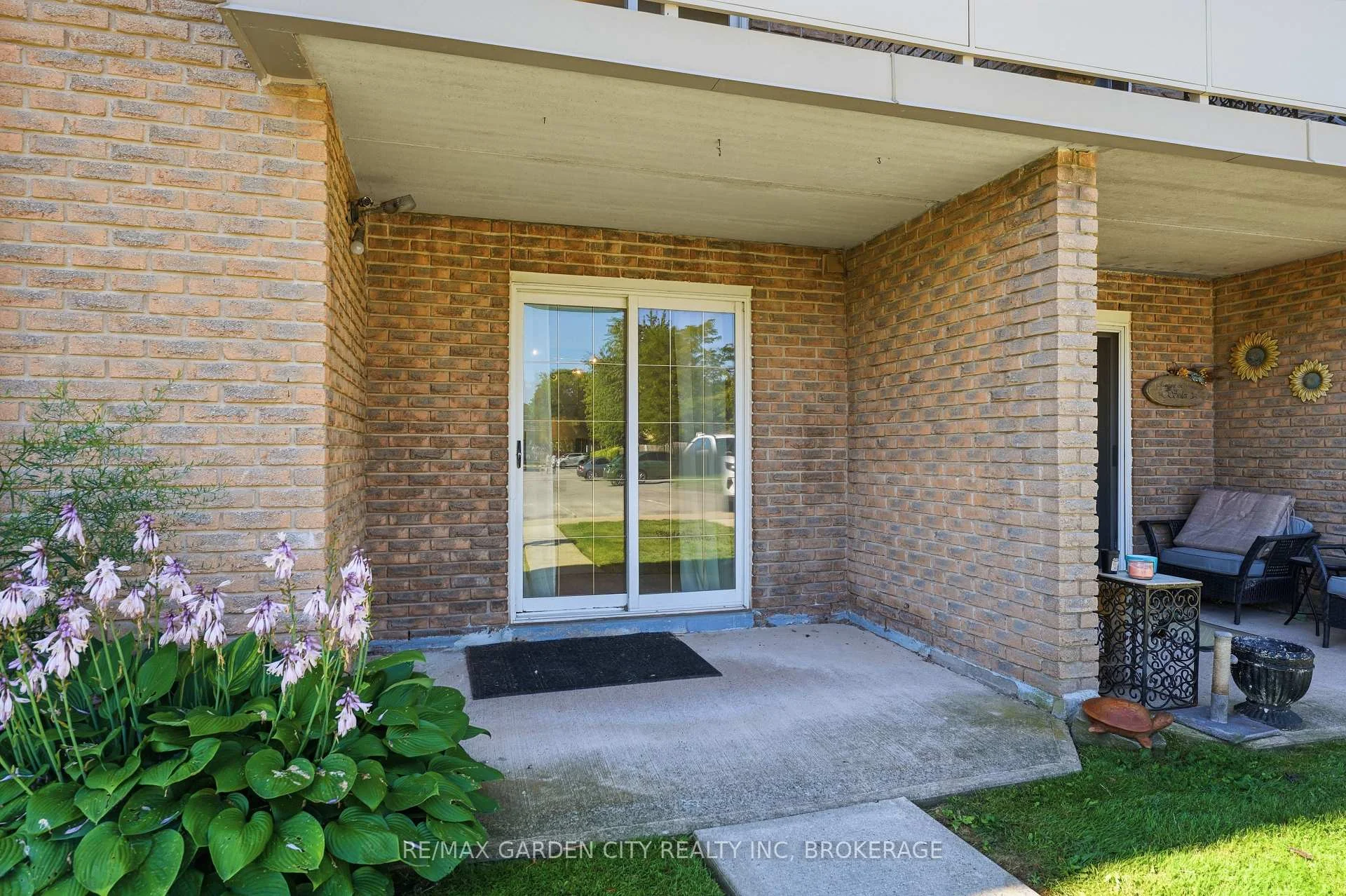 Photo 4 of Unit 311, 41 Rykert Street, St. Catharines, Western Hill — HOMEH