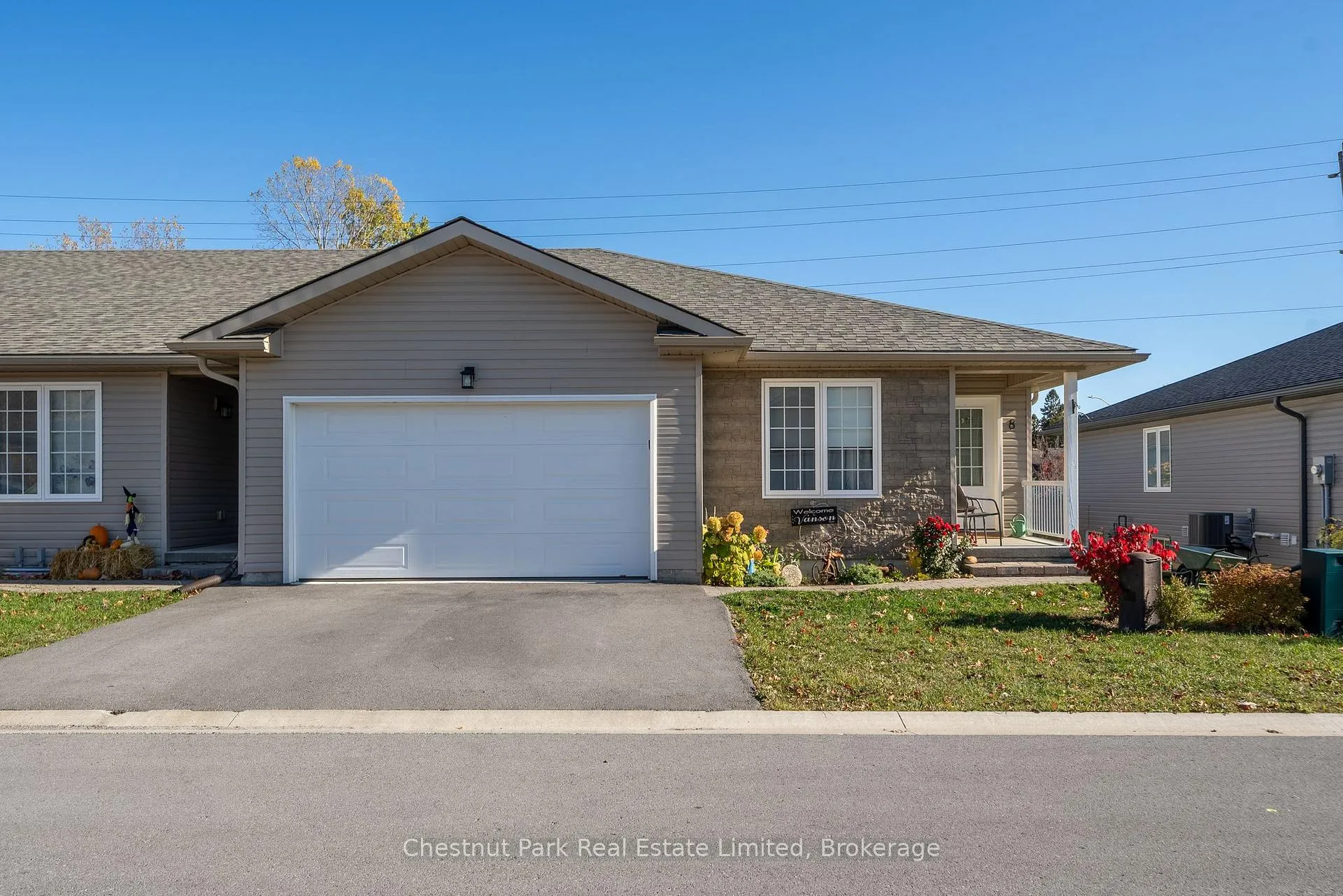 Photo 2 of 8 Abbott Lane, Prince Edward County, Picton Ward — HOMEH
