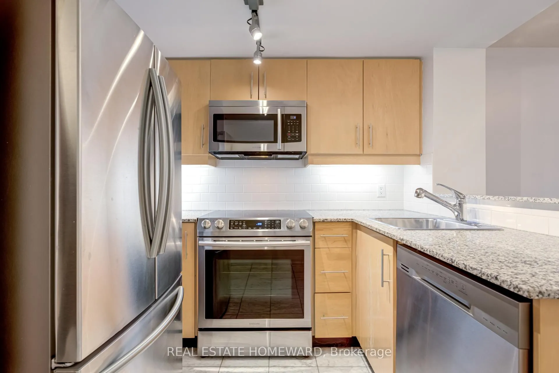 Photo 14 of Unit 611, 300 Bloor Street E, Toronto, Rosedale-Moore Park — HOMEH