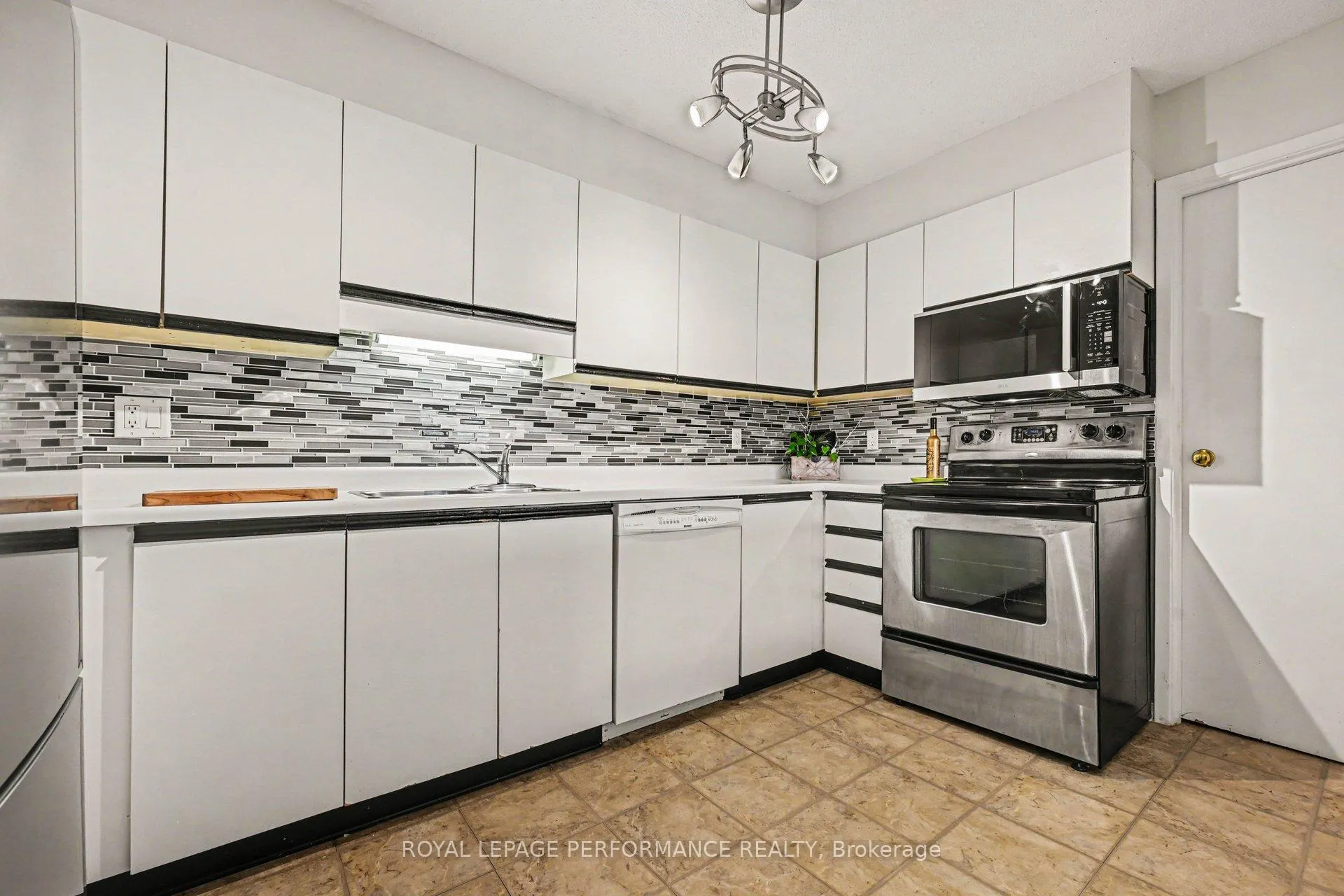 Photo 8 of Unit 217, 8 Terrace Drive, Ottawa, Westcliffe Estates — HOMEH