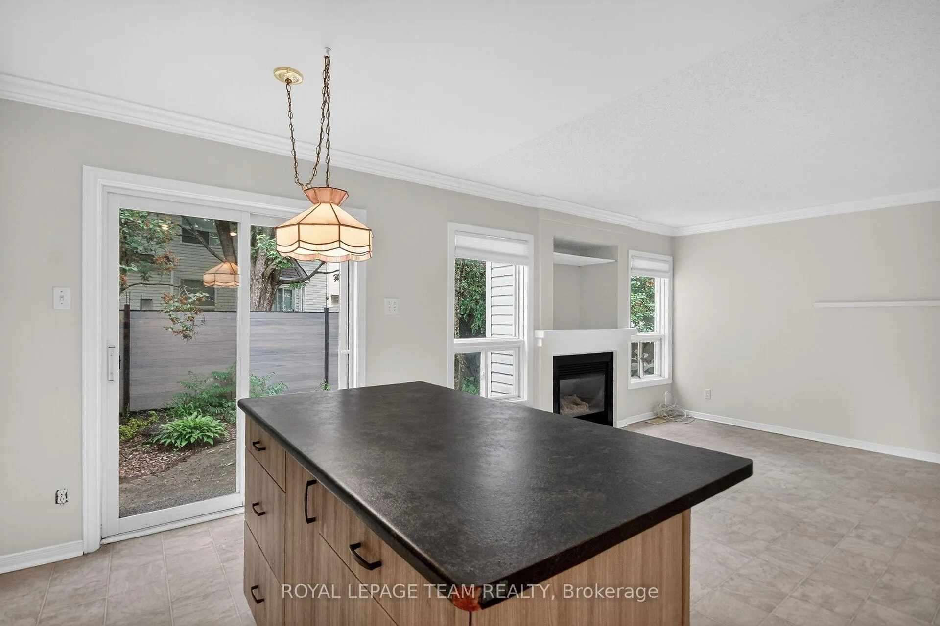 Photo 17 of Unit Windhurst Drive, 19 Windhurst Drive, Ottawa, Barrhaven East — HOMEH