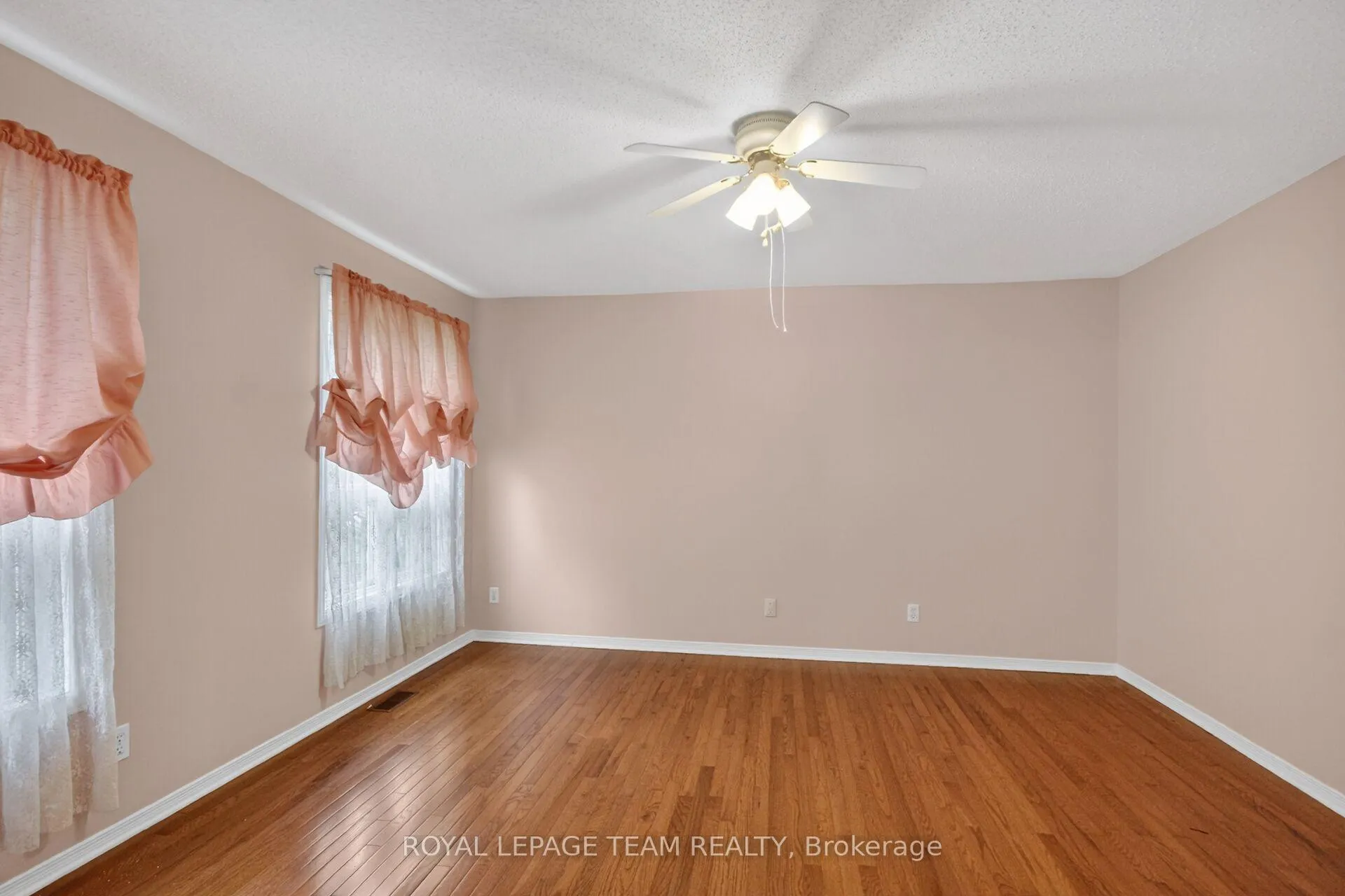 Photo 22 of Unit Windhurst Drive, 19 Windhurst Drive, Ottawa, Barrhaven East — HOMEH