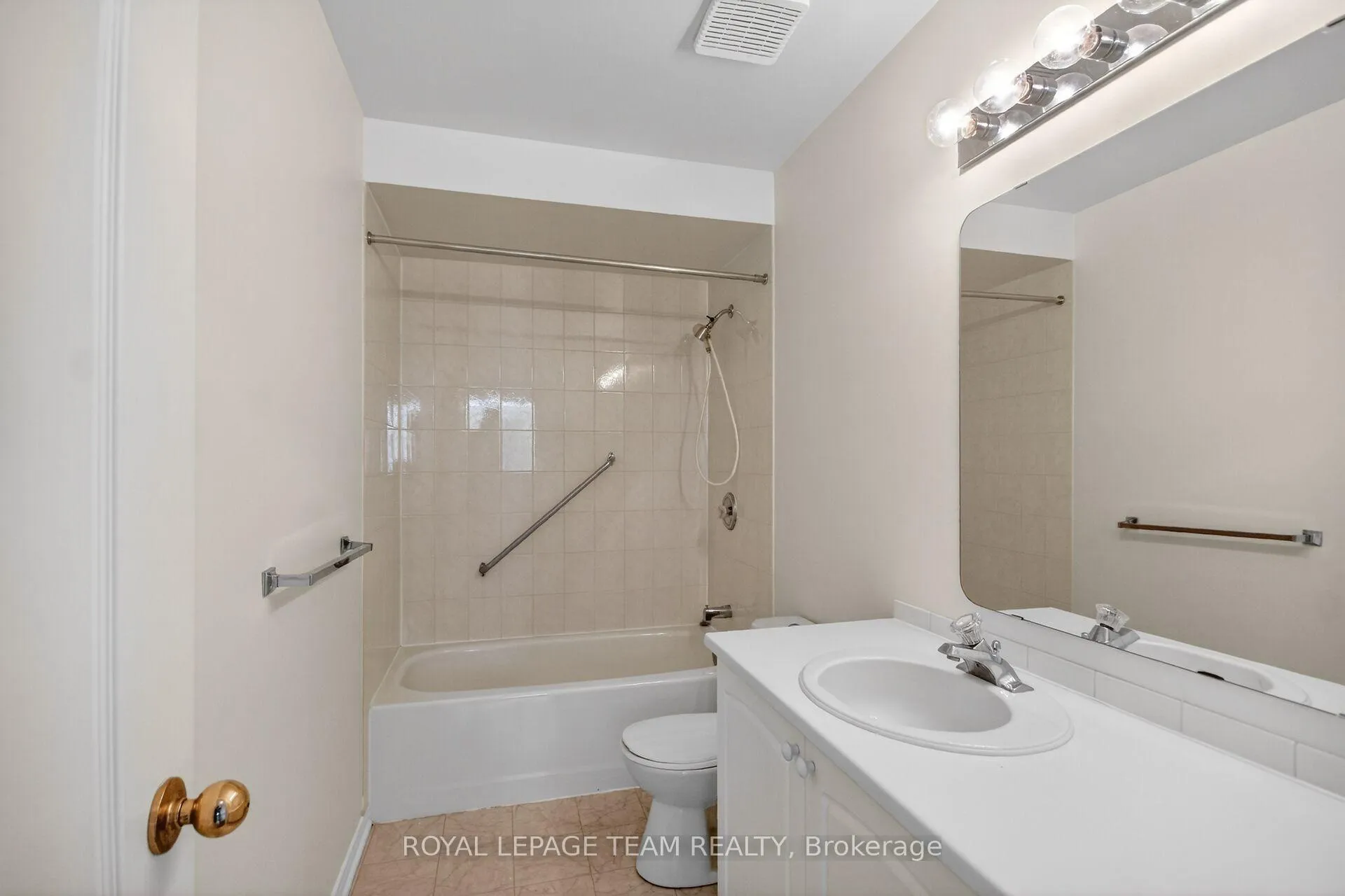 Photo 30 of Unit Windhurst Drive, 19 Windhurst Drive, Ottawa, Barrhaven East — HOMEH