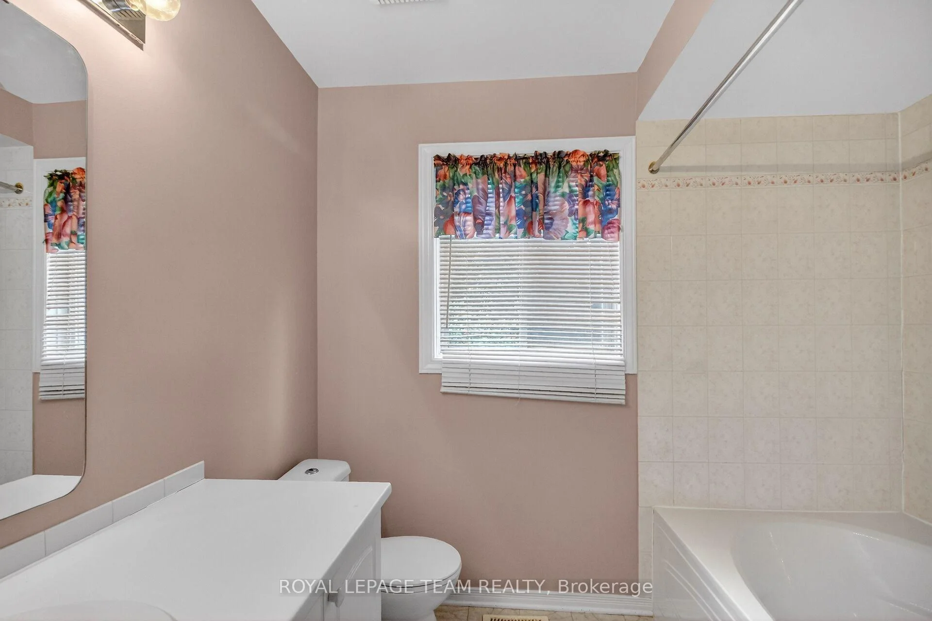 Photo 2 of Unit Windhurst Drive, 19 Windhurst Drive, Ottawa, Barrhaven East — HOMEH