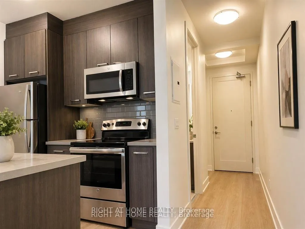 Photo 2 of Unit PH10, 150 Main Street W, Hamilton, Central — HOMEH