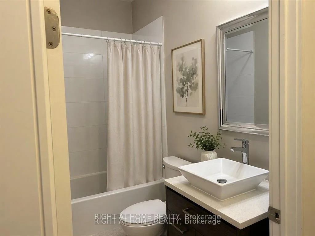 Photo 7 of Unit PH10, 150 Main Street W, Hamilton, Central — HOMEH