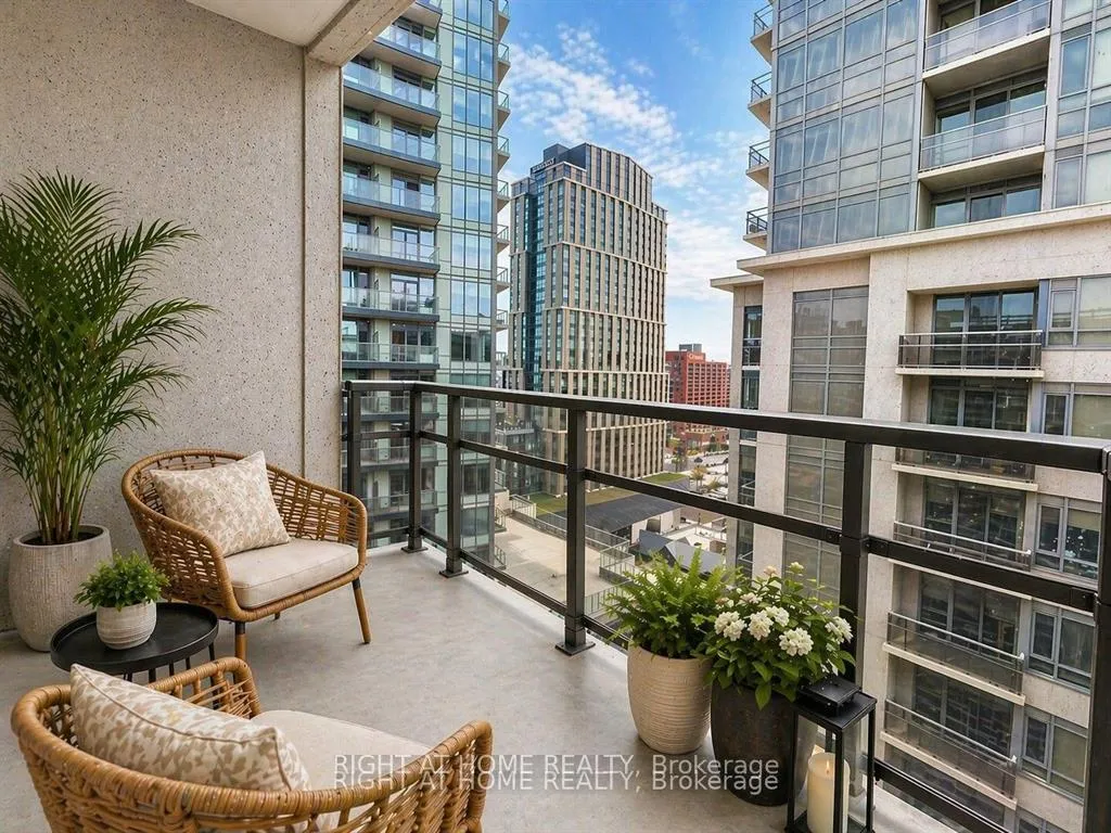 Photo 8 of Unit PH10, 150 Main Street W, Hamilton, Central — HOMEH